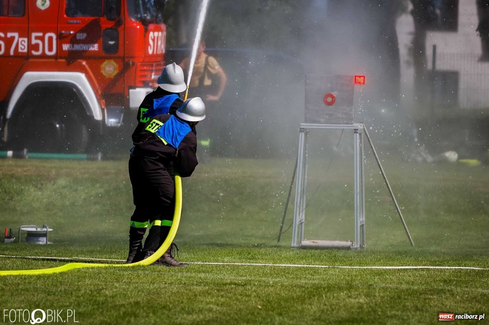 Zdjęcie w galerii na portalu naszraciborz.pl: Gminne zawody OSP. Trzy trofea dla Krzanowic, jedno dla Borucina [FOTO i WIDEO] wiadomości z regionu