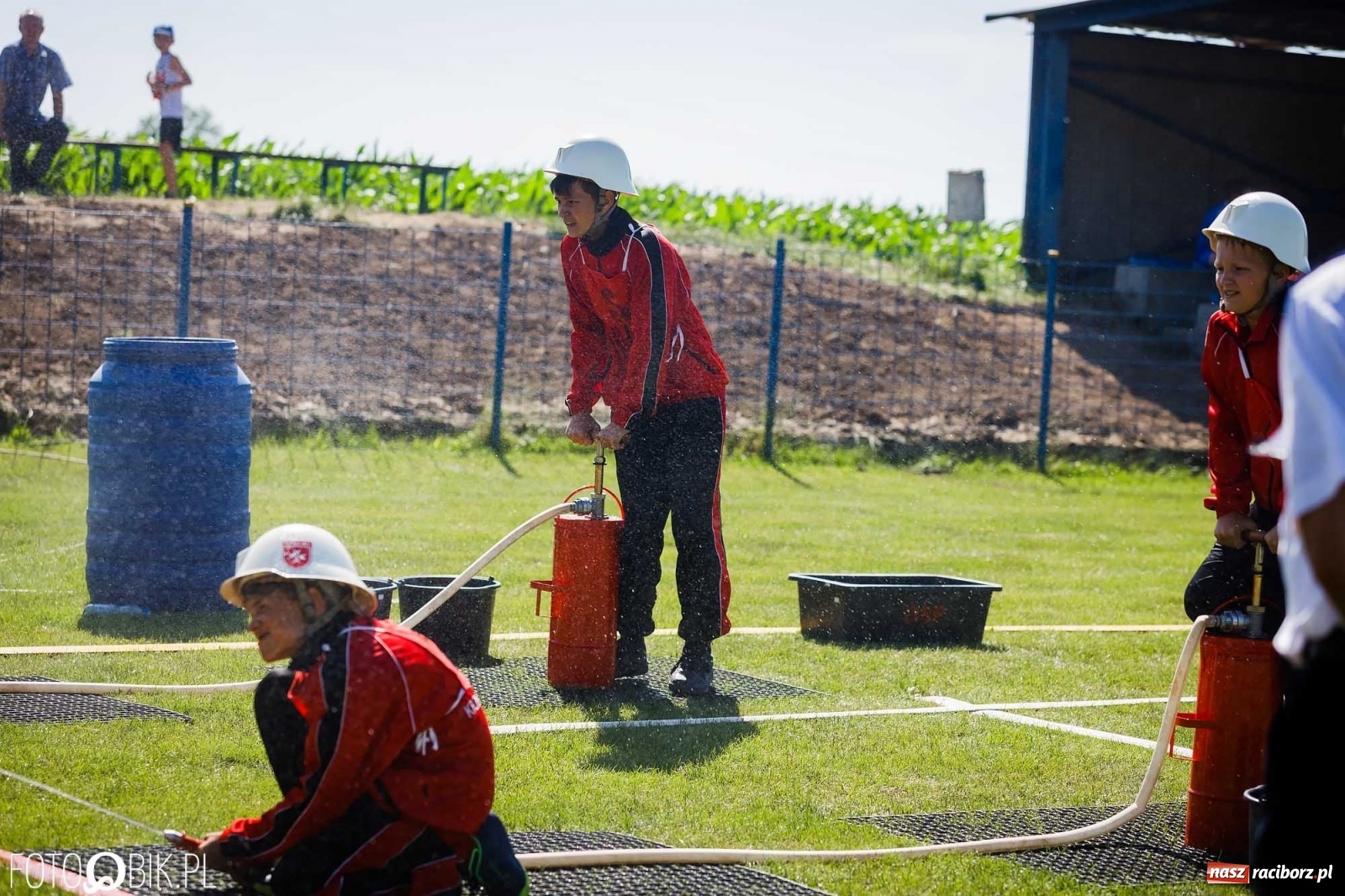 Zdjęcie w galerii na portalu naszraciborz.pl: Gminne zawody OSP. Trzy trofea dla Krzanowic, jedno dla Borucina [FOTO i WIDEO] wiadomości z regionu