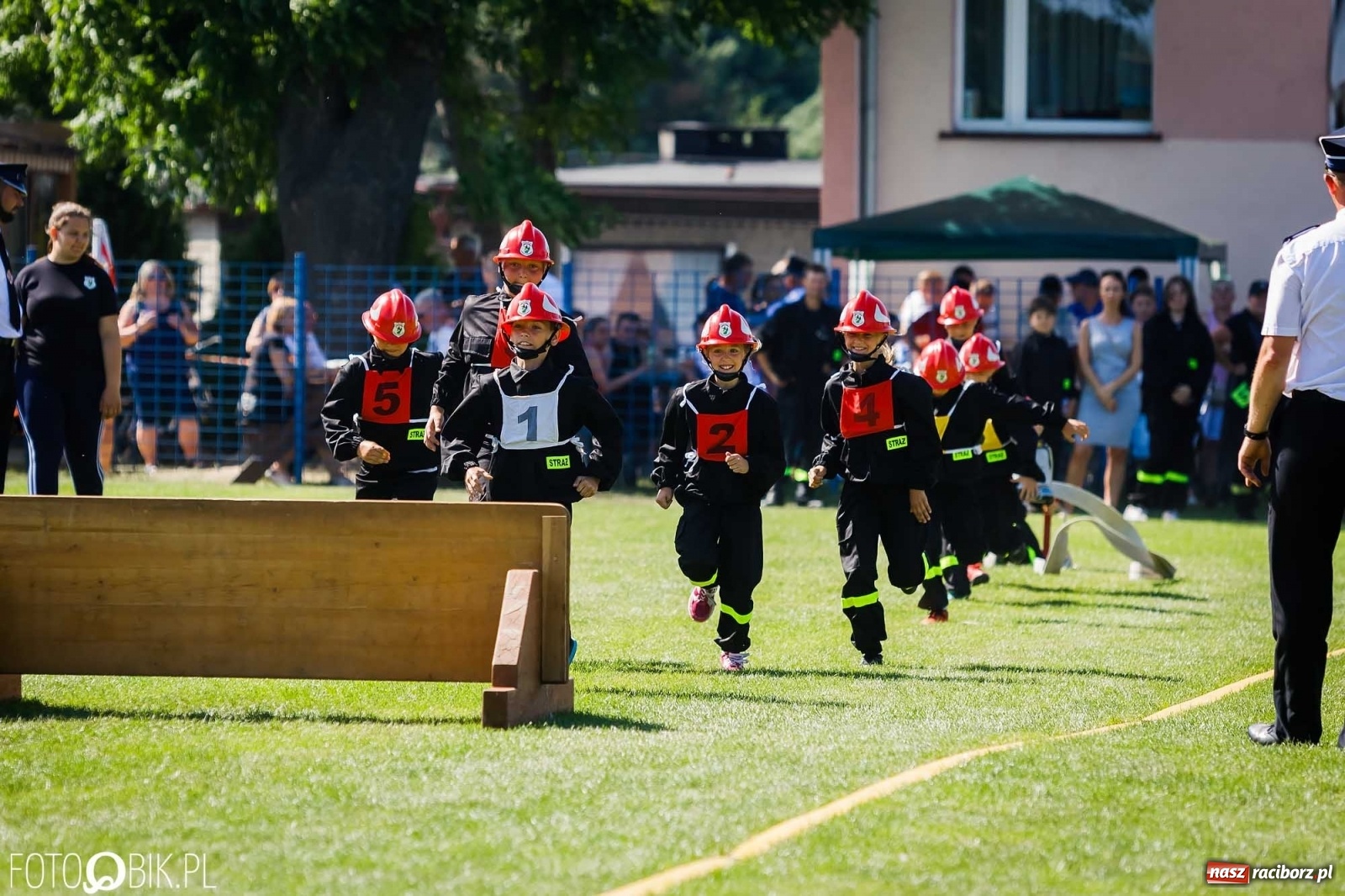 Zdjęcie w galerii na portalu naszraciborz.pl: Gminne zawody OSP. Trzy trofea dla Krzanowic, jedno dla Borucina [FOTO i WIDEO] wiadomości z regionu