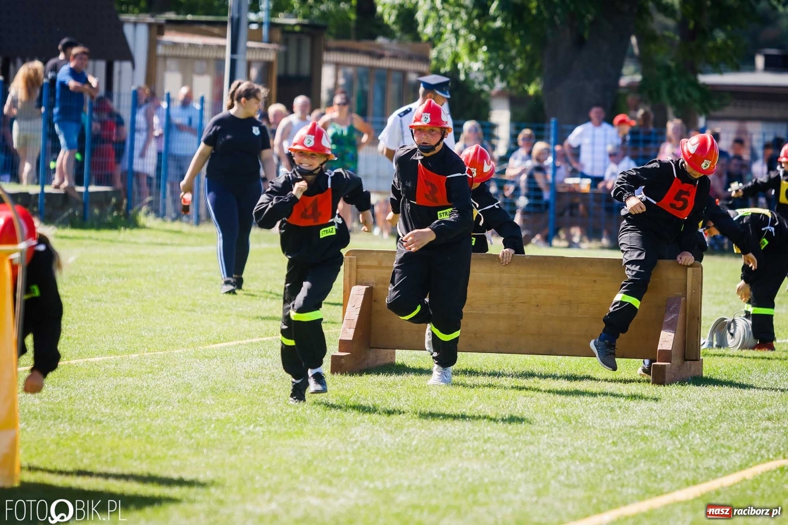 Zdjęcie w galerii na portalu naszraciborz.pl: Gminne zawody OSP. Trzy trofea dla Krzanowic, jedno dla Borucina [FOTO i WIDEO] wiadomości z regionu