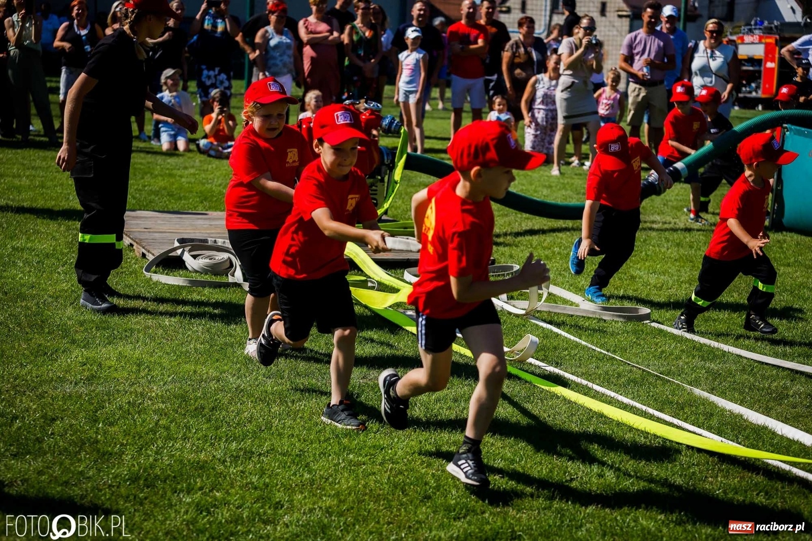 Zdjęcie w galerii na portalu naszraciborz.pl: Gminne zawody OSP. Trzy trofea dla Krzanowic, jedno dla Borucina [FOTO i WIDEO] wiadomości z regionu