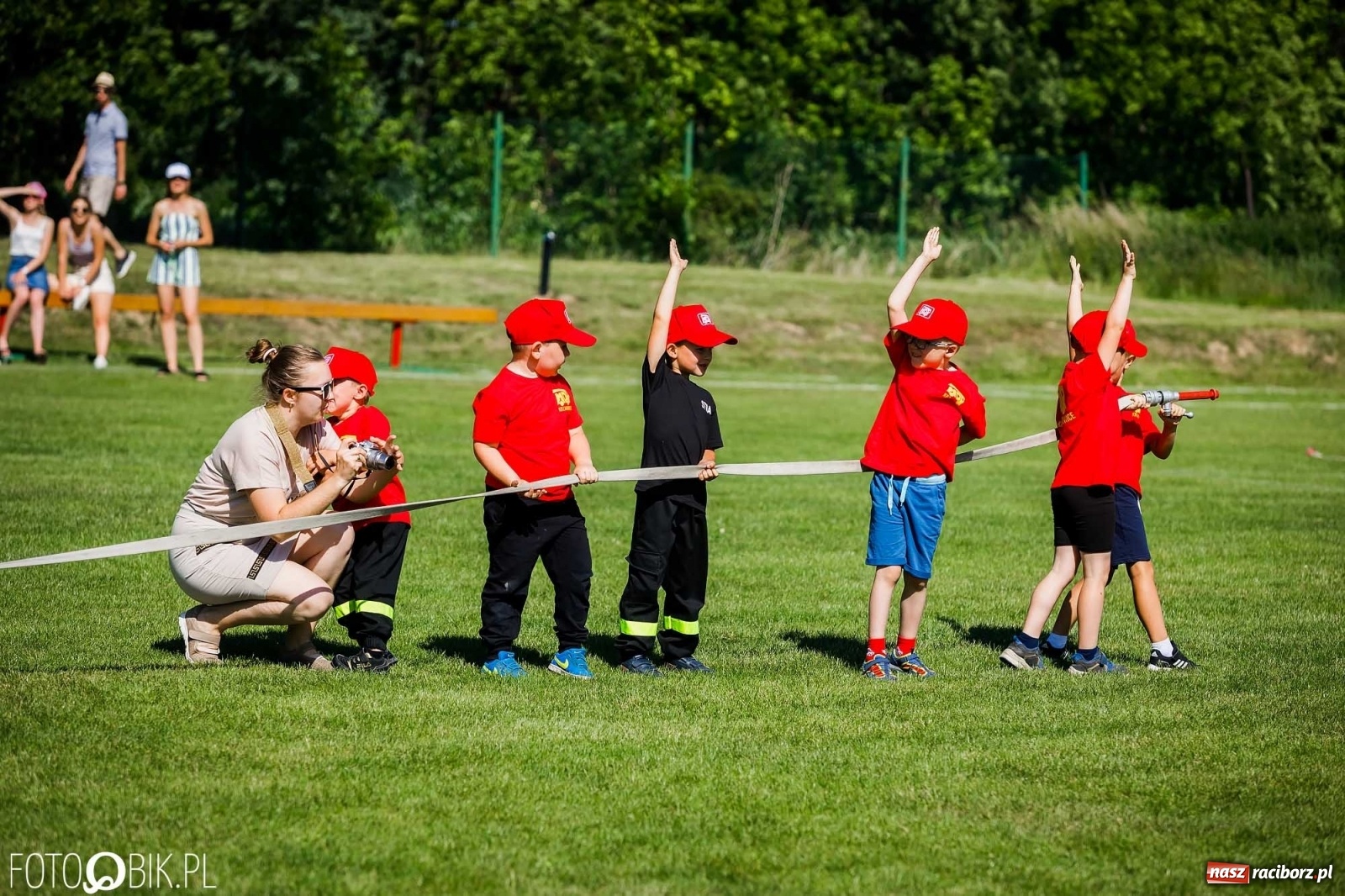 Zdjęcie w galerii na portalu naszraciborz.pl: Gminne zawody OSP. Trzy trofea dla Krzanowic, jedno dla Borucina [FOTO i WIDEO] wiadomości z regionu