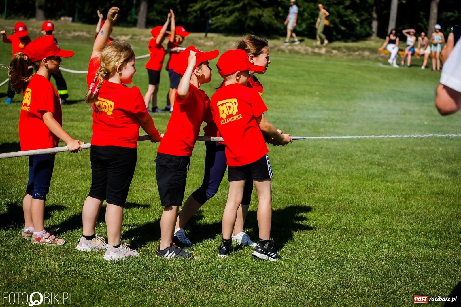 Zdjęcie w galerii na portalu naszraciborz.pl: Gminne zawody OSP. Trzy trofea dla Krzanowic, jedno dla Borucina [FOTO i WIDEO] wiadomości z regionu