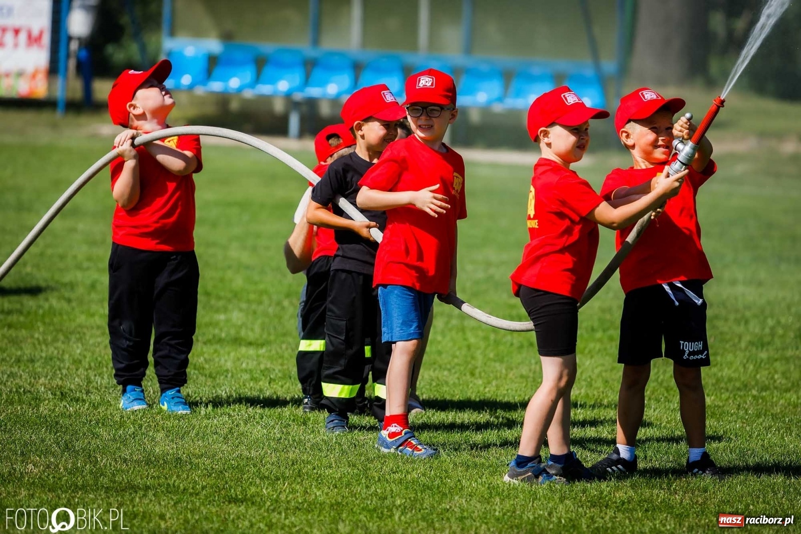 Zdjęcie w galerii na portalu naszraciborz.pl: Gminne zawody OSP. Trzy trofea dla Krzanowic, jedno dla Borucina [FOTO i WIDEO] wiadomości z regionu