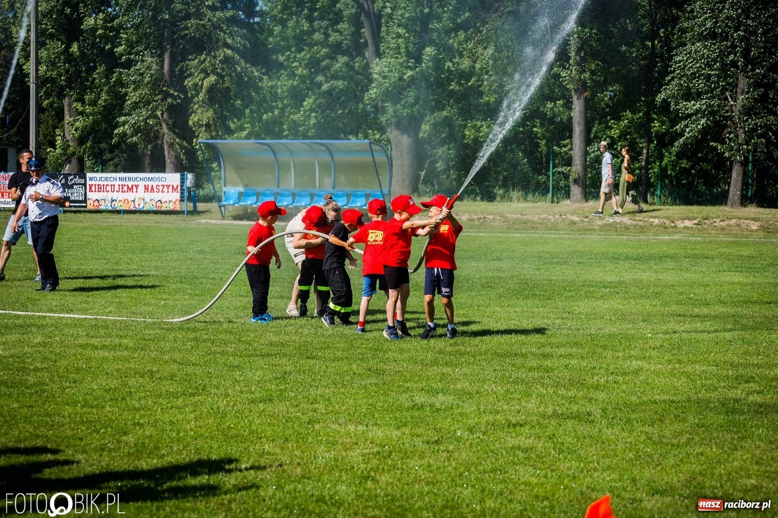 Zdjęcie w galerii na portalu naszraciborz.pl: Gminne zawody OSP. Trzy trofea dla Krzanowic, jedno dla Borucina [FOTO i WIDEO] wiadomości z regionu