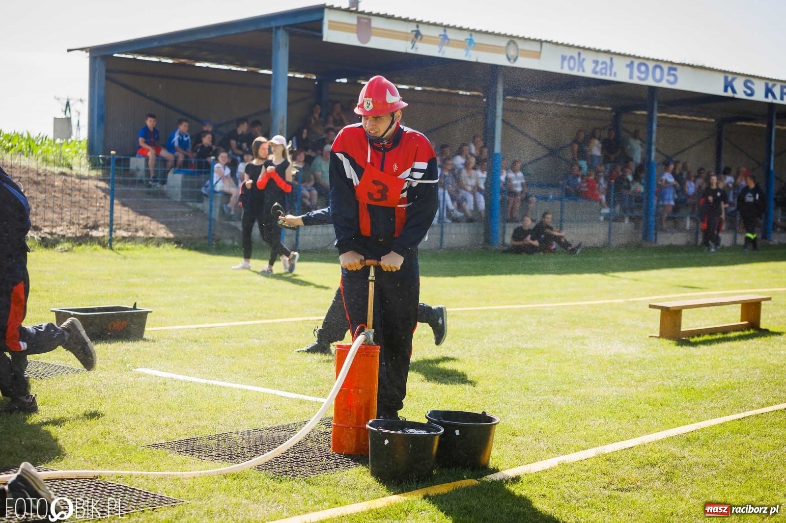 Zdjęcie w galerii na portalu naszraciborz.pl: Gminne zawody OSP. Trzy trofea dla Krzanowic, jedno dla Borucina [FOTO i WIDEO] wiadomości z regionu