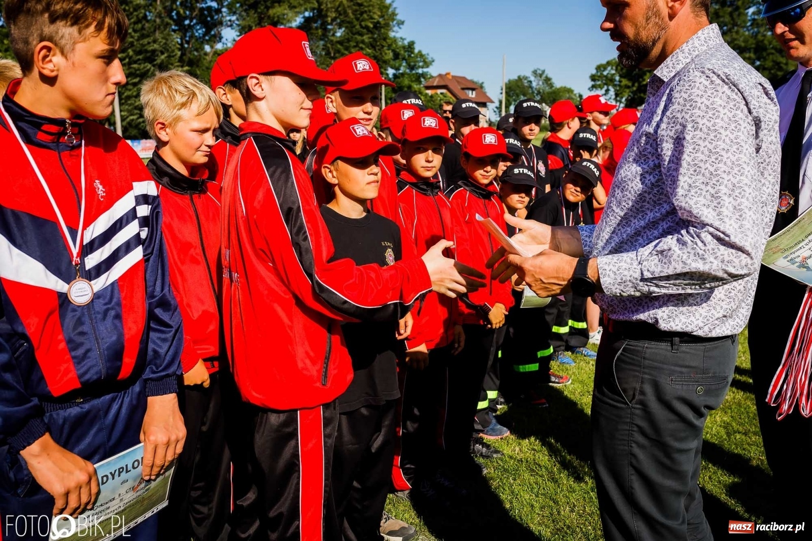 Zdjęcie w galerii na portalu naszraciborz.pl: Gminne zawody OSP. Trzy trofea dla Krzanowic, jedno dla Borucina [FOTO i WIDEO] wiadomości z regionu