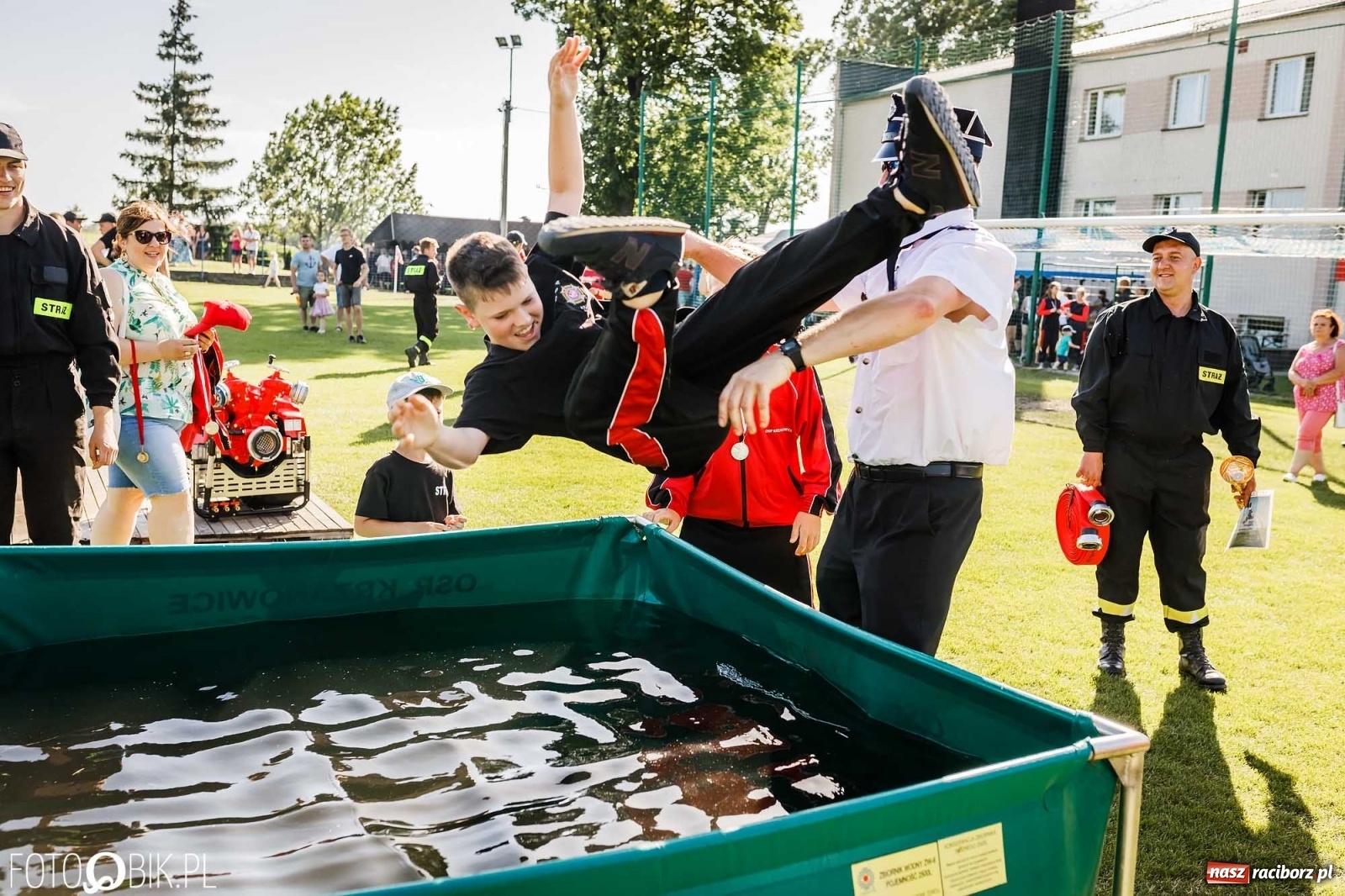 Zdjęcie w galerii na portalu naszraciborz.pl: Gminne zawody OSP. Trzy trofea dla Krzanowic, jedno dla Borucina [FOTO i WIDEO] wiadomości z regionu