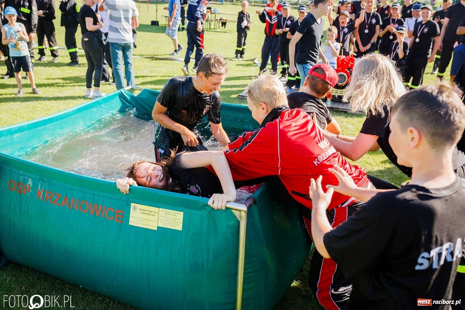 Zdjęcie w galerii na portalu naszraciborz.pl: Gminne zawody OSP. Trzy trofea dla Krzanowic, jedno dla Borucina [FOTO i WIDEO] wiadomości z regionu