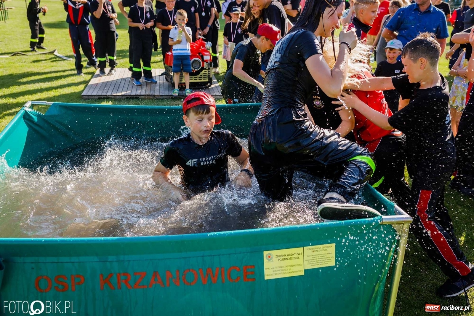 Zdjęcie w galerii na portalu naszraciborz.pl: Gminne zawody OSP. Trzy trofea dla Krzanowic, jedno dla Borucina [FOTO i WIDEO] wiadomości z regionu