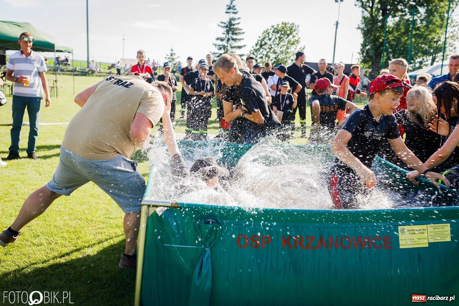 Zdjęcie w galerii na portalu naszraciborz.pl: Gminne zawody OSP. Trzy trofea dla Krzanowic, jedno dla Borucina [FOTO i WIDEO] wiadomości z regionu