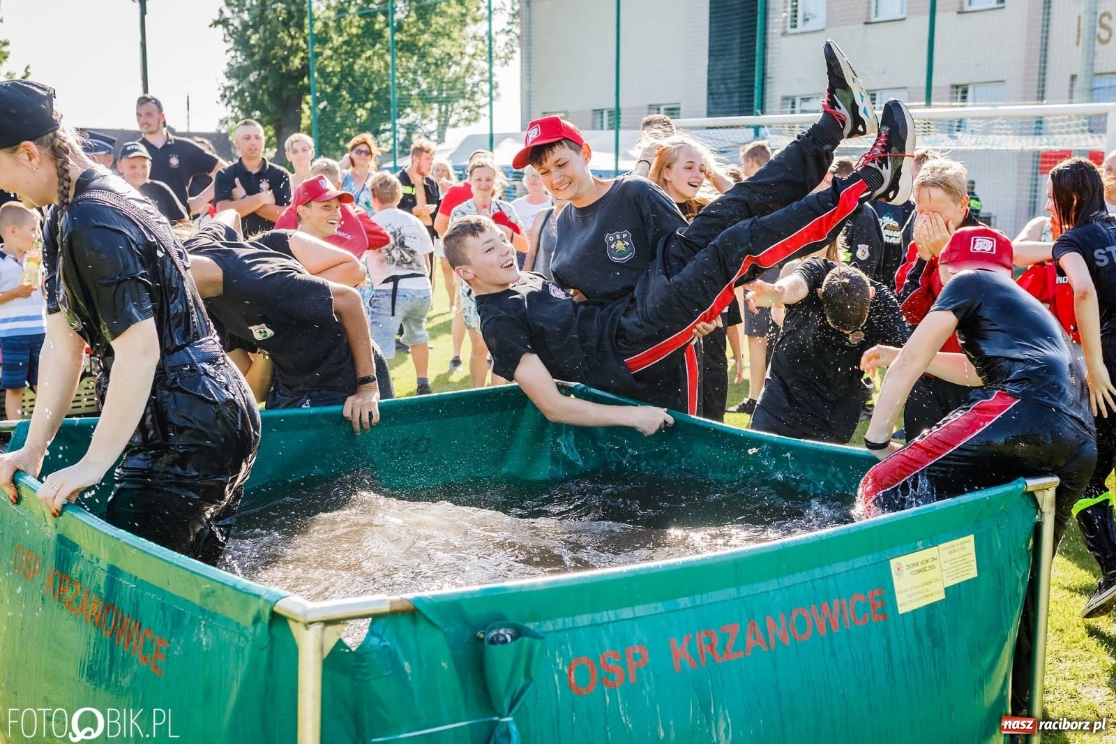 Zdjęcie w galerii na portalu naszraciborz.pl: Gminne zawody OSP. Trzy trofea dla Krzanowic, jedno dla Borucina [FOTO i WIDEO] wiadomości z regionu
