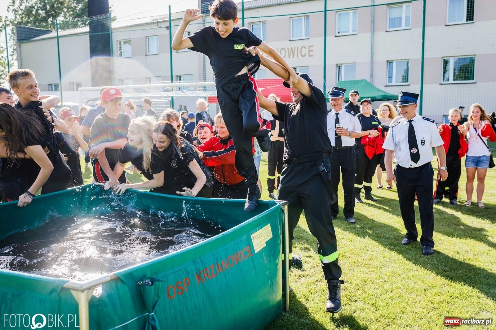 Zdjęcie w galerii na portalu naszraciborz.pl: Gminne zawody OSP. Trzy trofea dla Krzanowic, jedno dla Borucina [FOTO i WIDEO] wiadomości z regionu