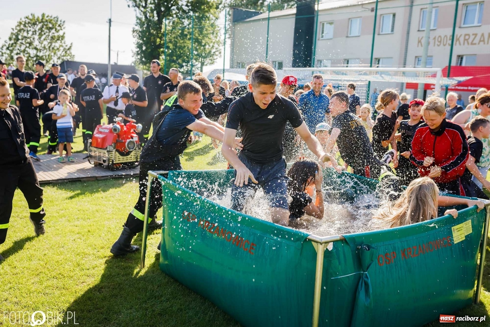 Zdjęcie w galerii na portalu naszraciborz.pl: Gminne zawody OSP. Trzy trofea dla Krzanowic, jedno dla Borucina [FOTO i WIDEO] wiadomości z regionu
