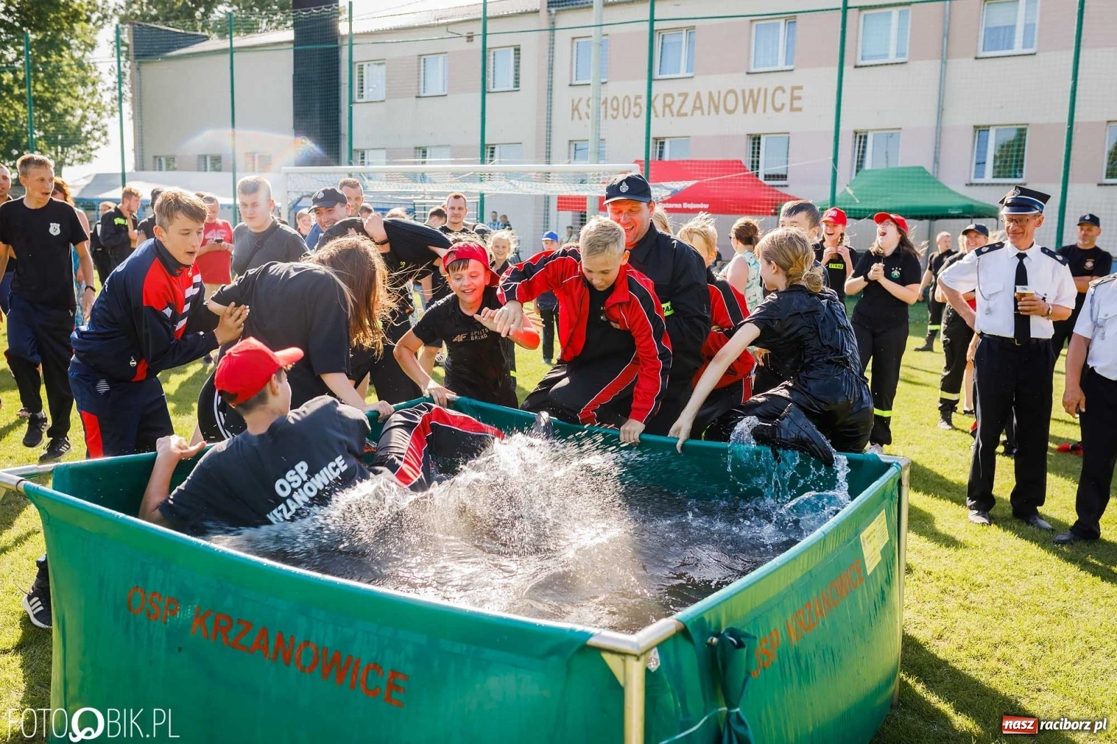 Zdjęcie w galerii na portalu naszraciborz.pl: Gminne zawody OSP. Trzy trofea dla Krzanowic, jedno dla Borucina [FOTO i WIDEO] wiadomości z regionu
