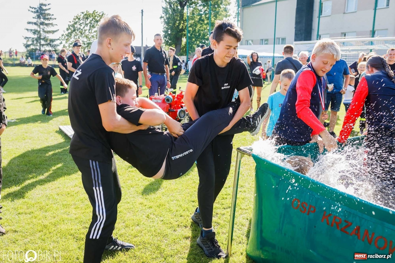 Zdjęcie w galerii na portalu naszraciborz.pl: Gminne zawody OSP. Trzy trofea dla Krzanowic, jedno dla Borucina [FOTO i WIDEO] wiadomości z regionu
