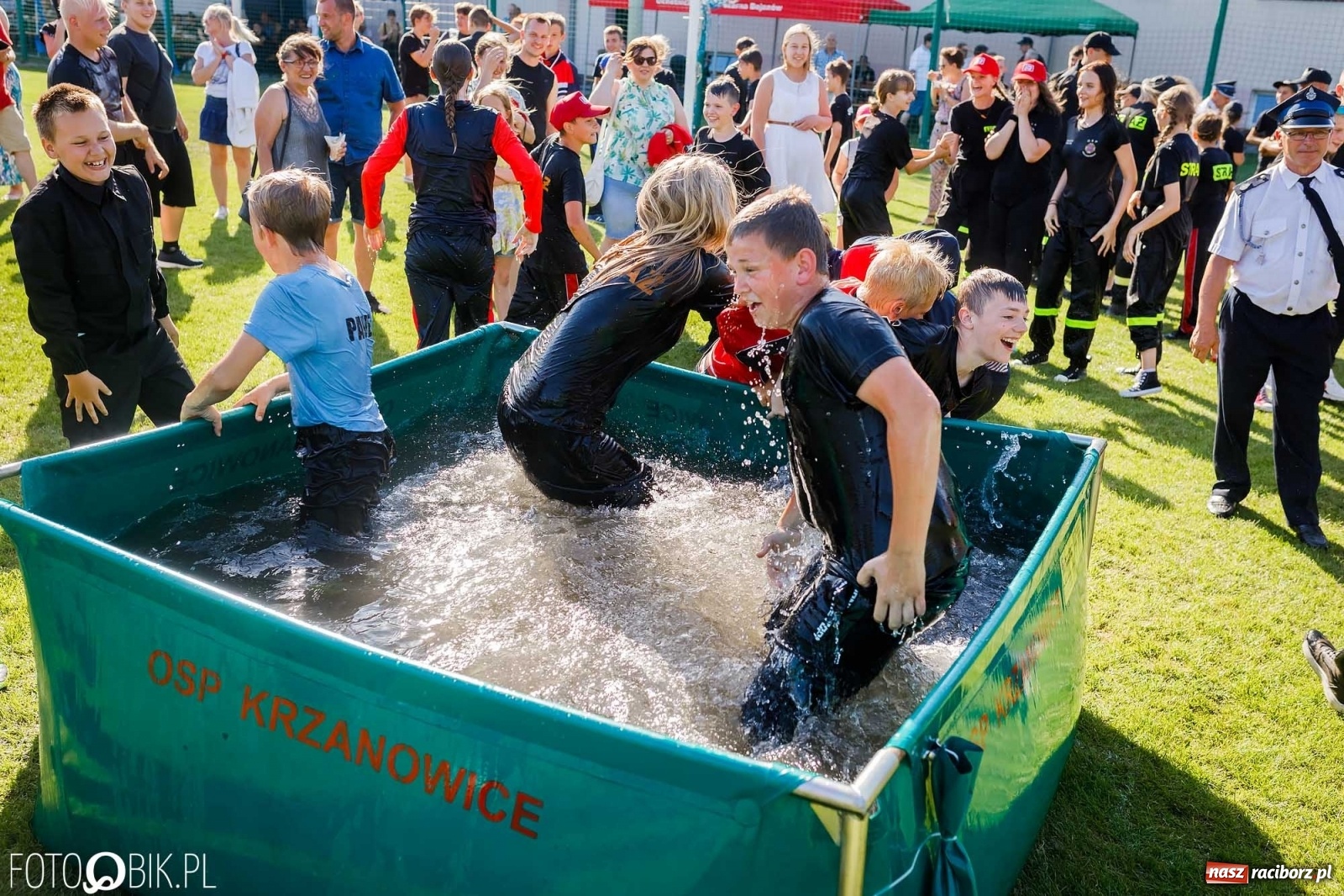 Zdjęcie w galerii na portalu naszraciborz.pl: Gminne zawody OSP. Trzy trofea dla Krzanowic, jedno dla Borucina [FOTO i WIDEO] wiadomości z regionu