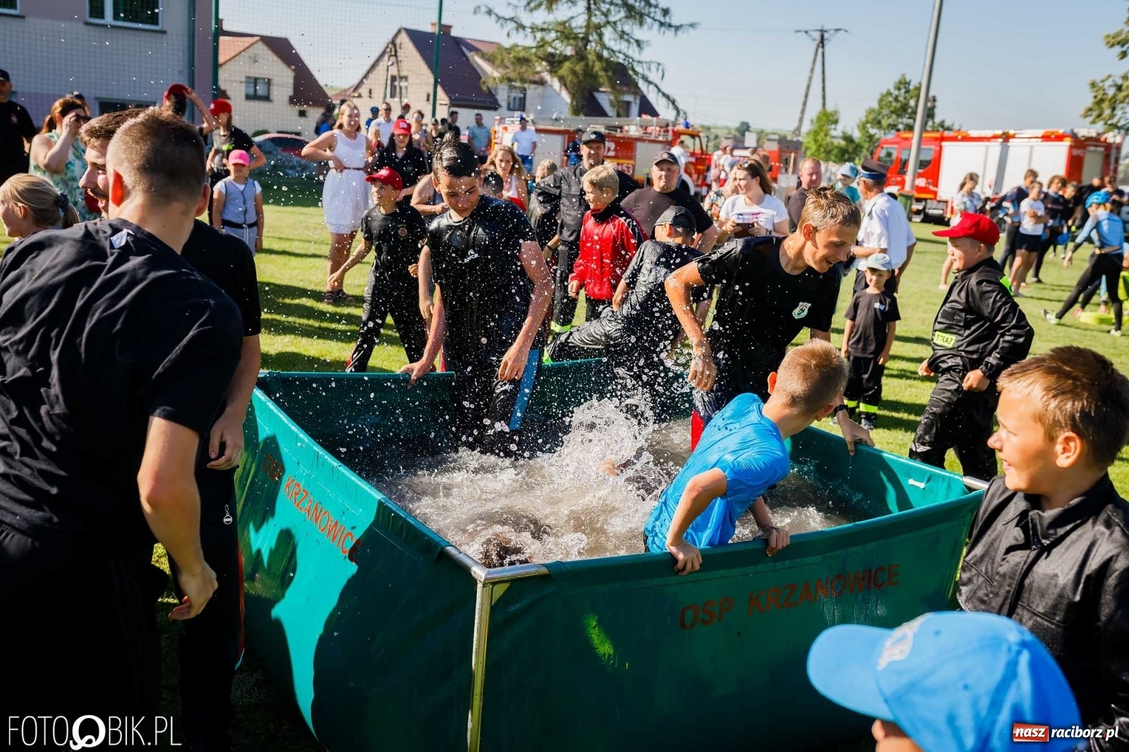 Zdjęcie w galerii na portalu naszraciborz.pl: Gminne zawody OSP. Trzy trofea dla Krzanowic, jedno dla Borucina [FOTO i WIDEO] wiadomości z regionu