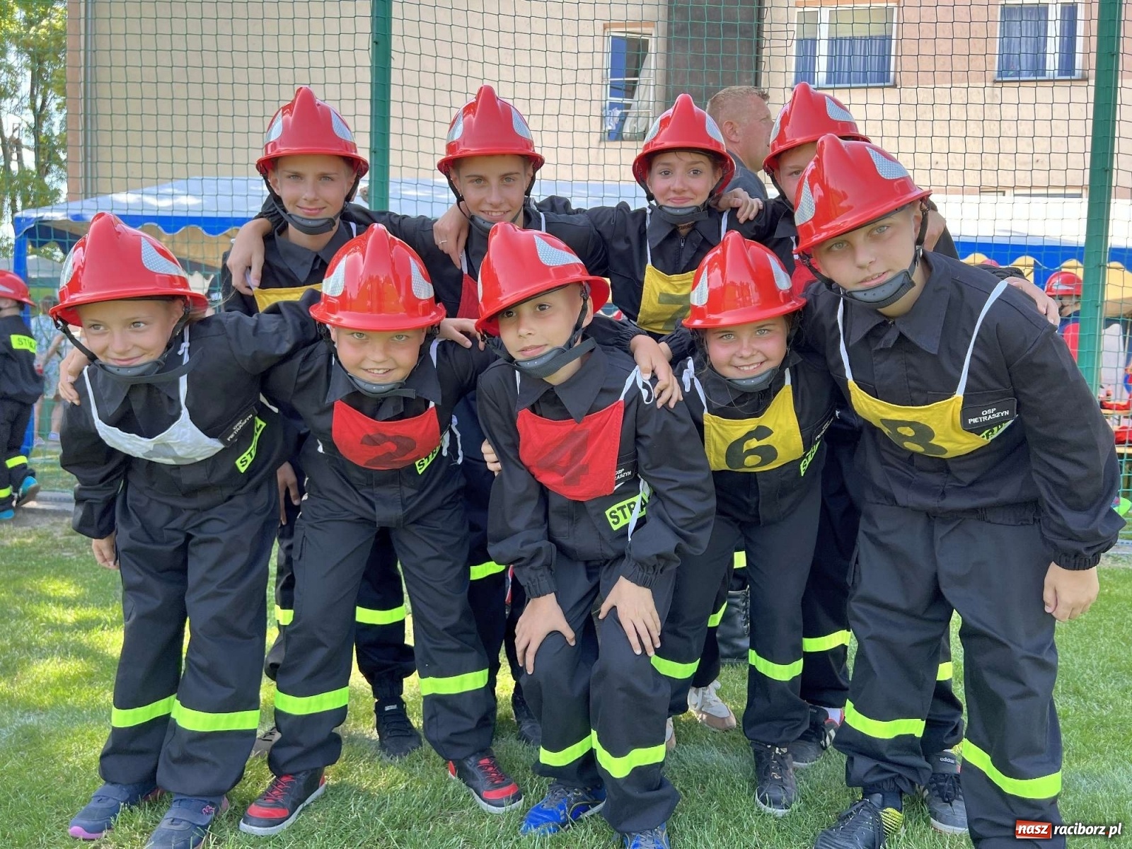 Zdjęcie w galerii na portalu naszraciborz.pl: Gminne zawody OSP. Trzy trofea dla Krzanowic, jedno dla Borucina [FOTO i WIDEO] wiadomości z regionu