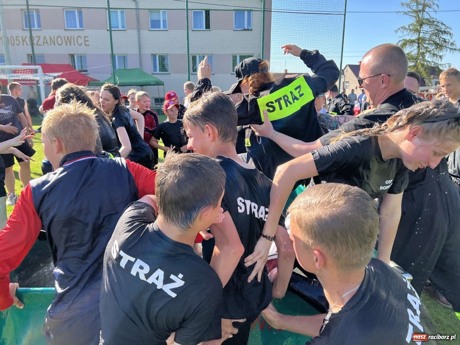 Zdjęcie w galerii na portalu naszraciborz.pl: Gminne zawody OSP. Trzy trofea dla Krzanowic, jedno dla Borucina [FOTO i WIDEO] wiadomości z regionu