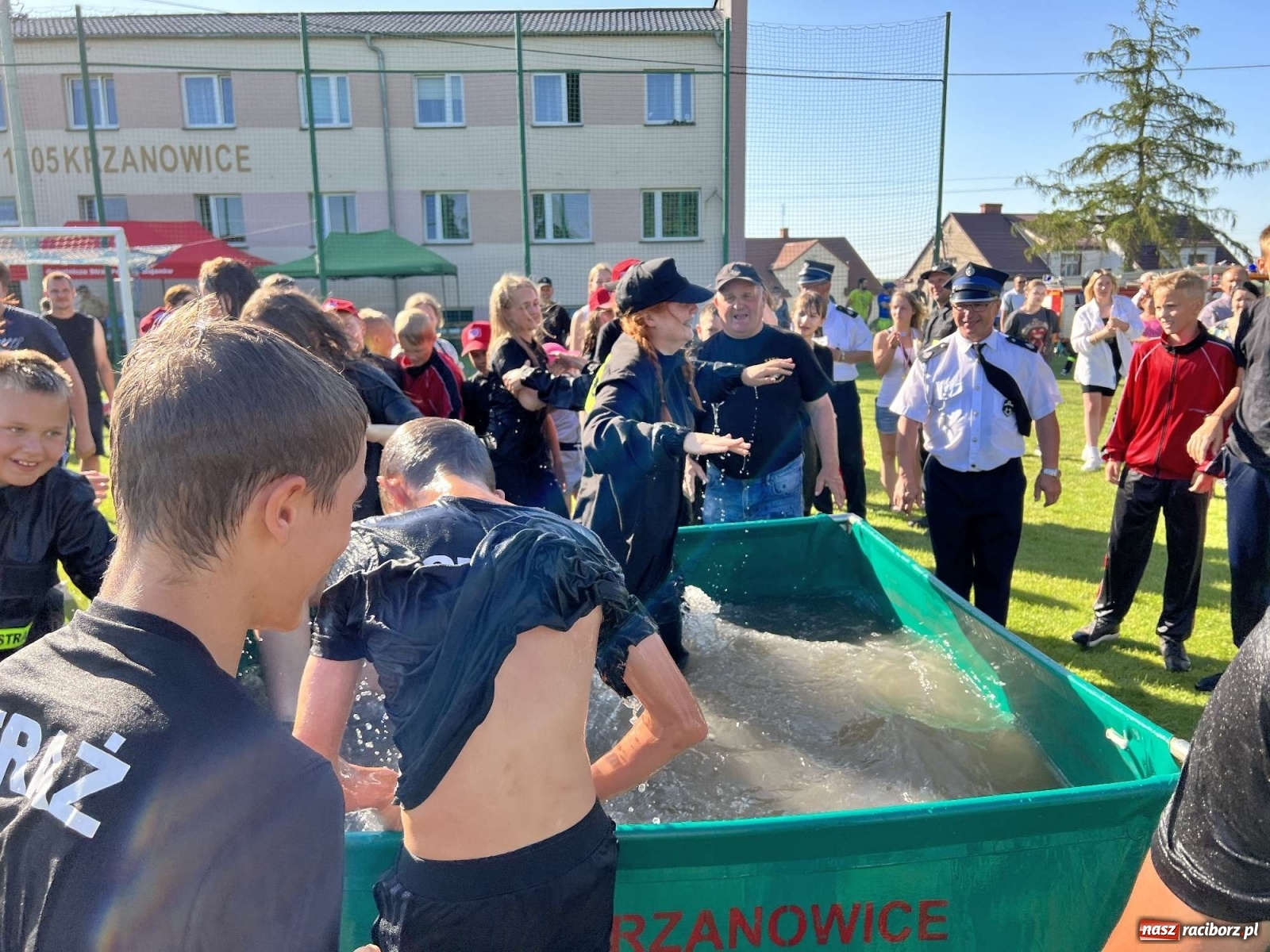 Zdjęcie w galerii na portalu naszraciborz.pl: Gminne zawody OSP. Trzy trofea dla Krzanowic, jedno dla Borucina [FOTO i WIDEO] wiadomości z regionu