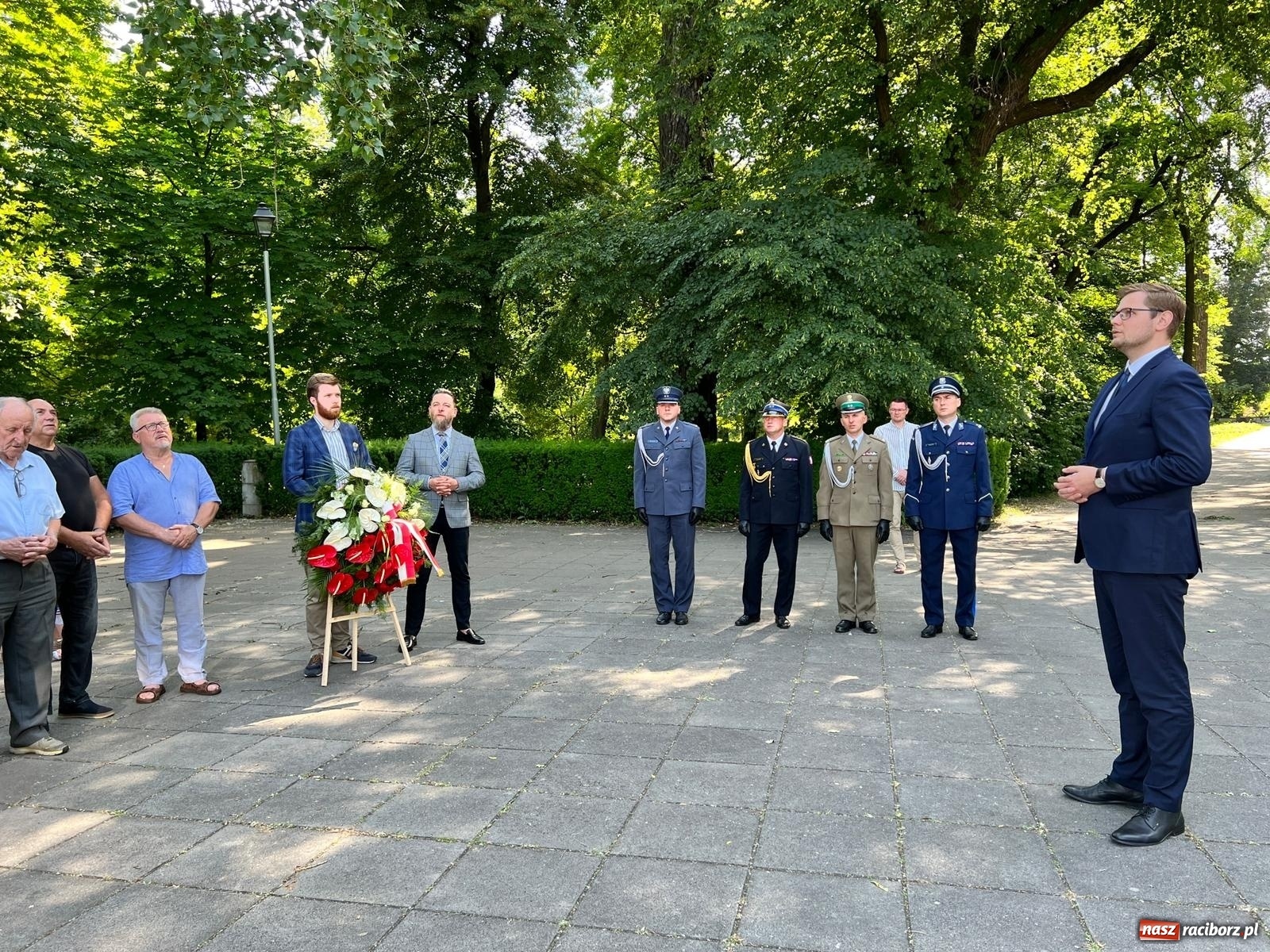 Zdjęcie w galerii na portalu naszraciborz.pl: Pierwsze obchody Narodowego Dnia Powstań Śląskich w Raciborzu [FOTO i WIDEO] wiadomości z regionu