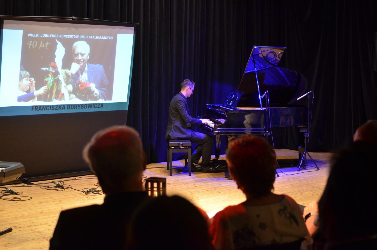 Zdjęcie w galerii na portalu naszraciborz.pl: Benefis Franciszka Borysowicza - relacja RCK wiadomości z regionu