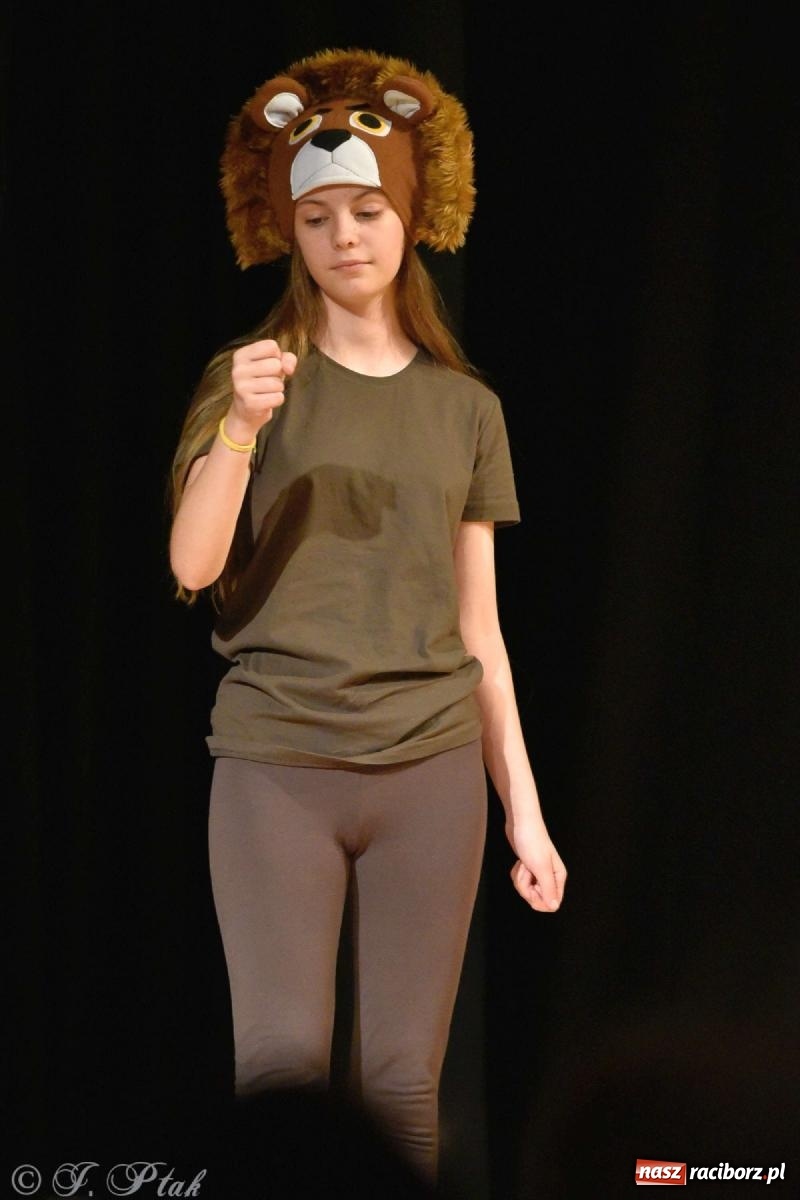 Zdjęcie w galerii na portalu naszraciborz.pl: Magiczny wieczór teatralnych premier w MDK-u wiadomości z regionu