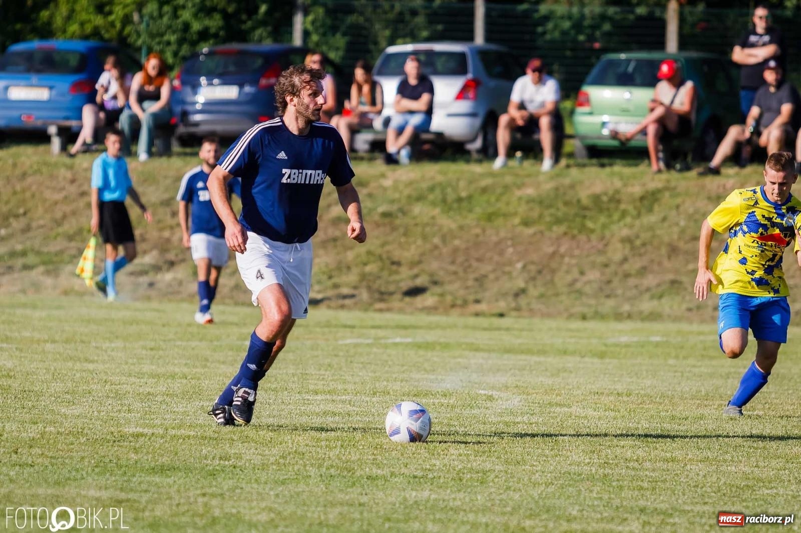 Zdjęcie w galerii na portalu naszraciborz.pl: Barażowa strzelanina w Brzeziu. Pstrążna zmieciona z boiska [FOTO] wiadomości z regionu