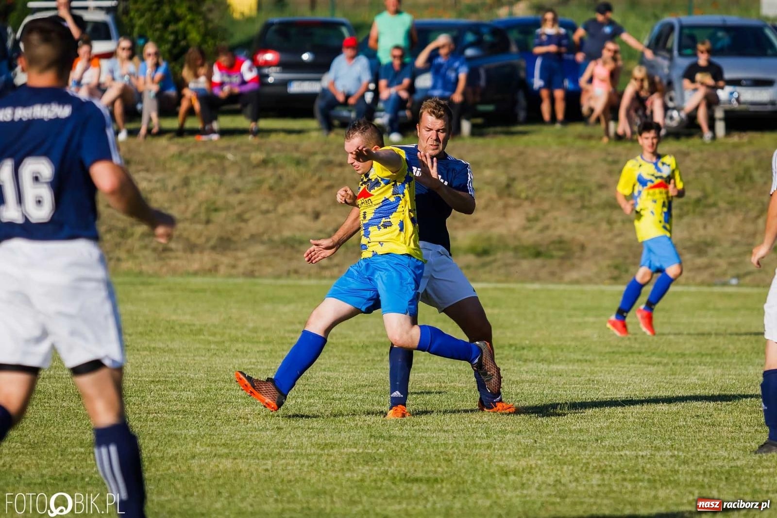 Zdjęcie w galerii na portalu naszraciborz.pl: Barażowa strzelanina w Brzeziu. Pstrążna zmieciona z boiska [FOTO] wiadomości z regionu
