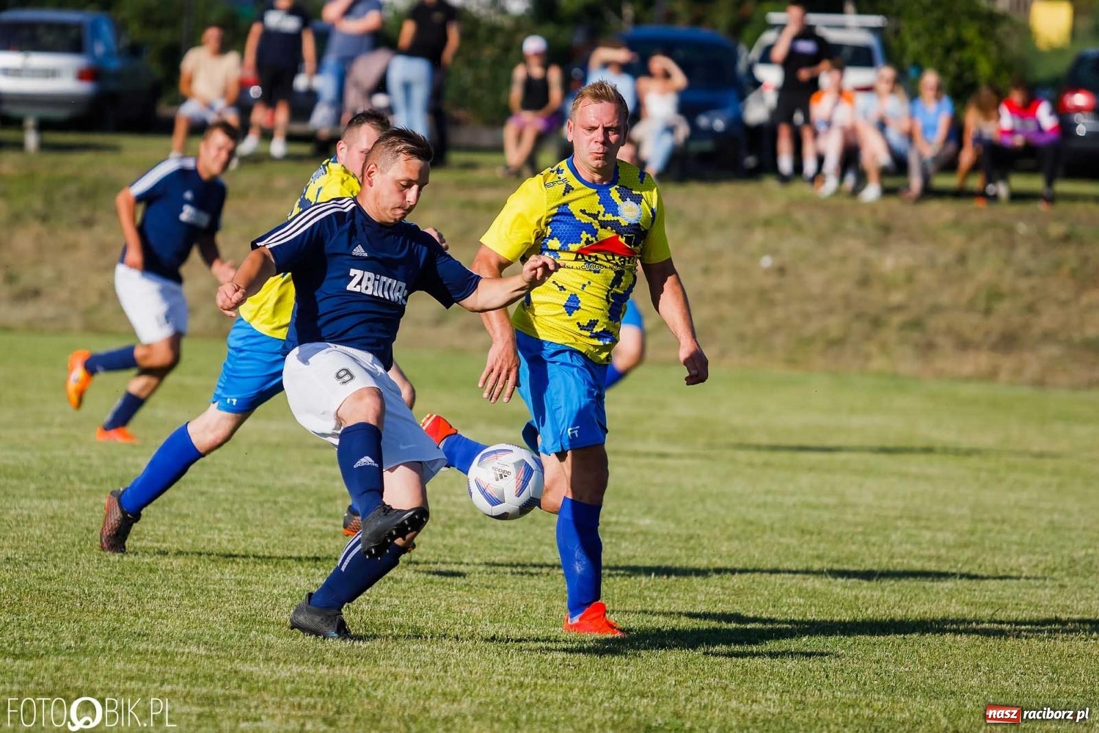 Zdjęcie w galerii na portalu naszraciborz.pl: Barażowa strzelanina w Brzeziu. Pstrążna zmieciona z boiska [FOTO] wiadomości z regionu