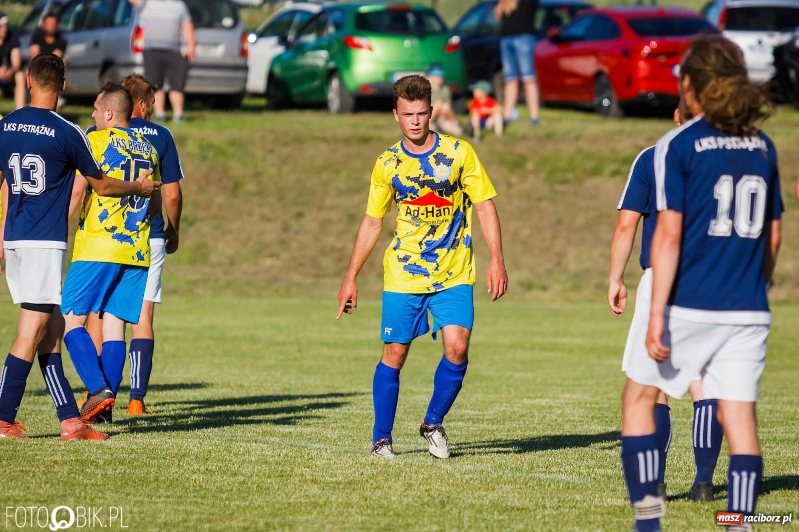 Zdjęcie w galerii na portalu naszraciborz.pl: Barażowa strzelanina w Brzeziu. Pstrążna zmieciona z boiska [FOTO] wiadomości z regionu