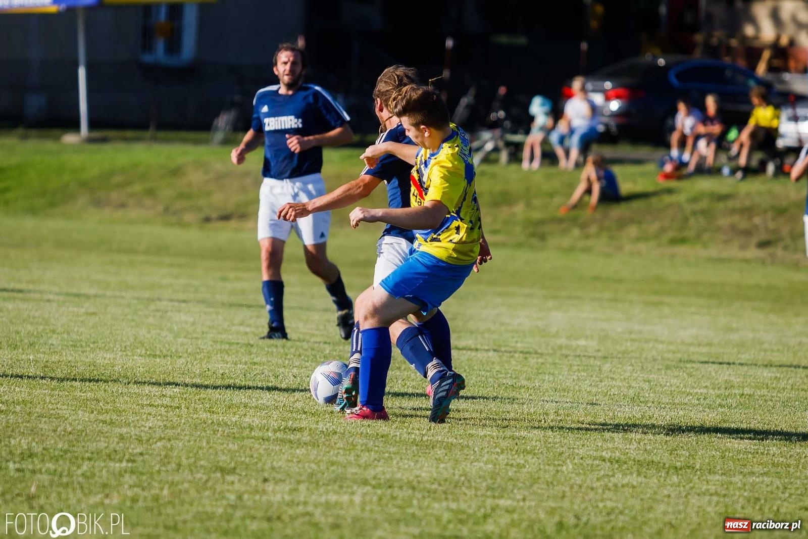 Zdjęcie w galerii na portalu naszraciborz.pl: Barażowa strzelanina w Brzeziu. Pstrążna zmieciona z boiska [FOTO] wiadomości z regionu