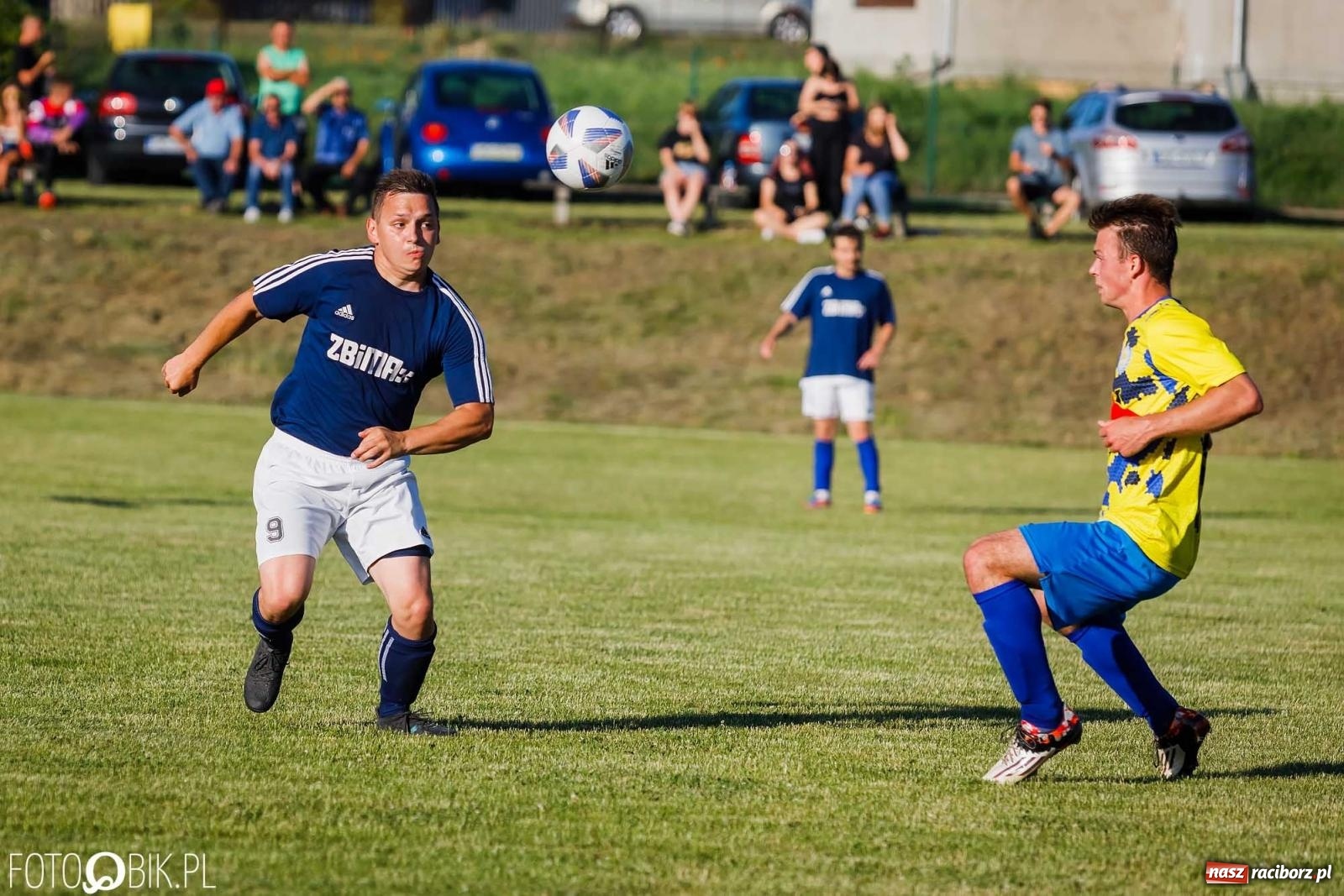 Zdjęcie w galerii na portalu naszraciborz.pl: Barażowa strzelanina w Brzeziu. Pstrążna zmieciona z boiska [FOTO] wiadomości z regionu