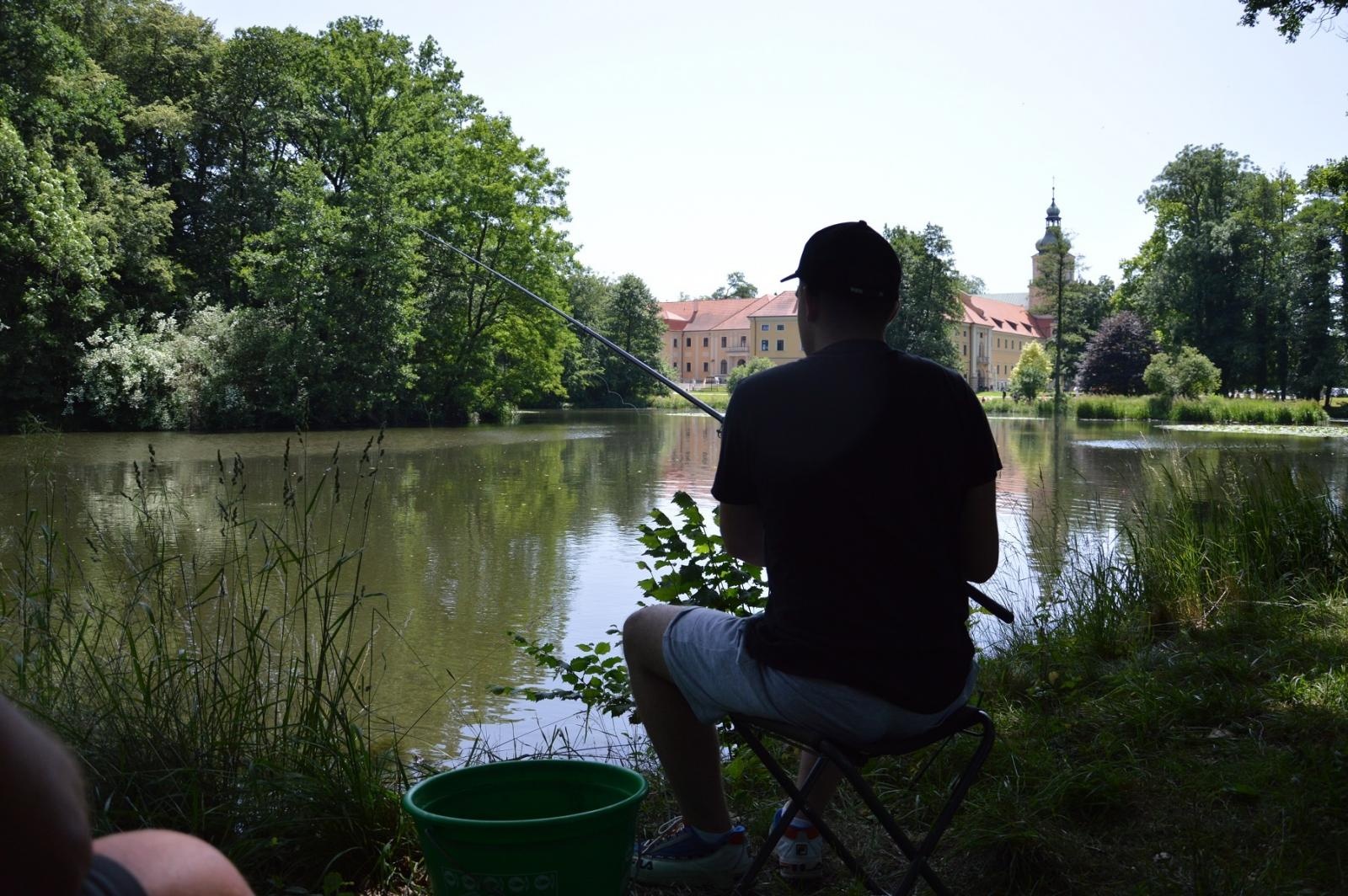 Zdjęcie w galerii na portalu naszraciborz.pl: Wędkarska rywalizacja na klasztornym akwenie [FOTO] wiadomości z regionu