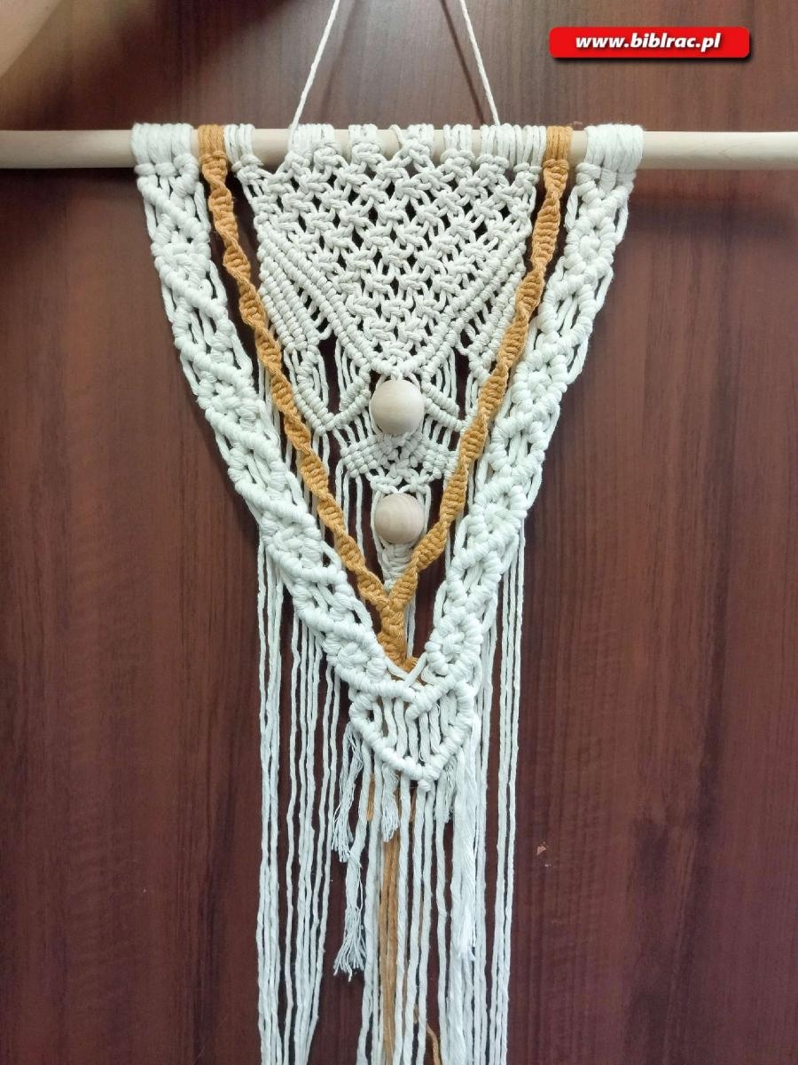 Zdjęcie w galerii na portalu naszraciborz.pl: W Markowicach odbyły się warsztaty tworzenia makramy wiadomości z regionu