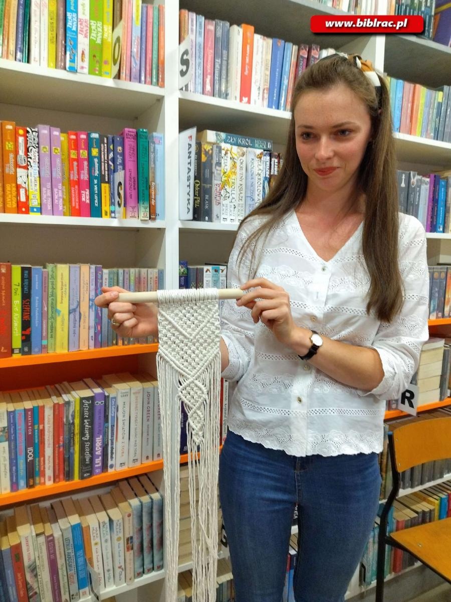 Zdjęcie w galerii na portalu naszraciborz.pl: W Markowicach odbyły się warsztaty tworzenia makramy wiadomości z regionu