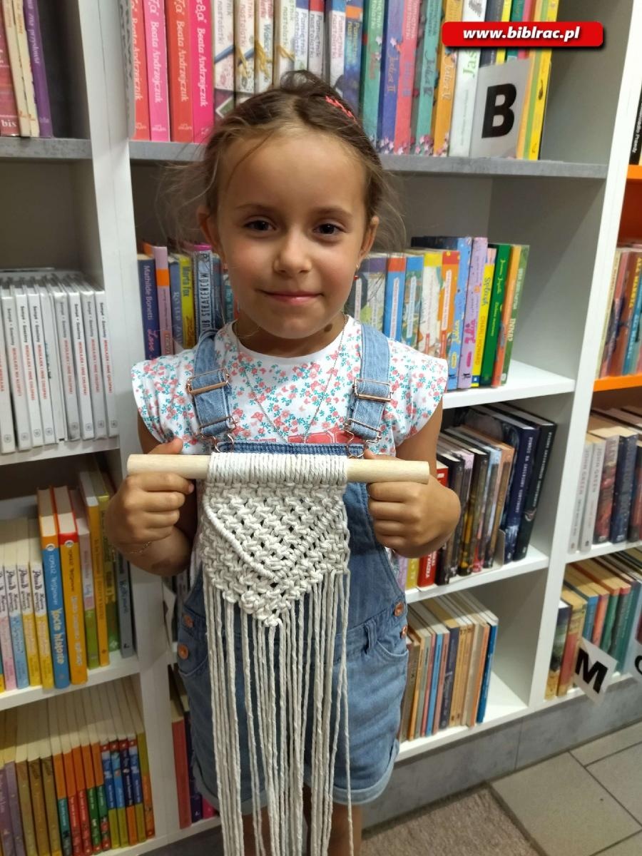 Zdjęcie w galerii na portalu naszraciborz.pl: W Markowicach odbyły się warsztaty tworzenia makramy wiadomości z regionu