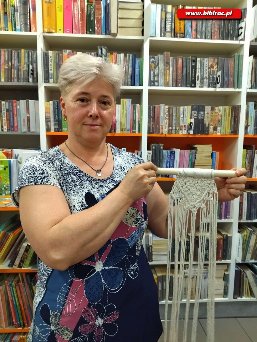 Zdjęcie w galerii na portalu naszraciborz.pl: W Markowicach odbyły się warsztaty tworzenia makramy wiadomości z regionu