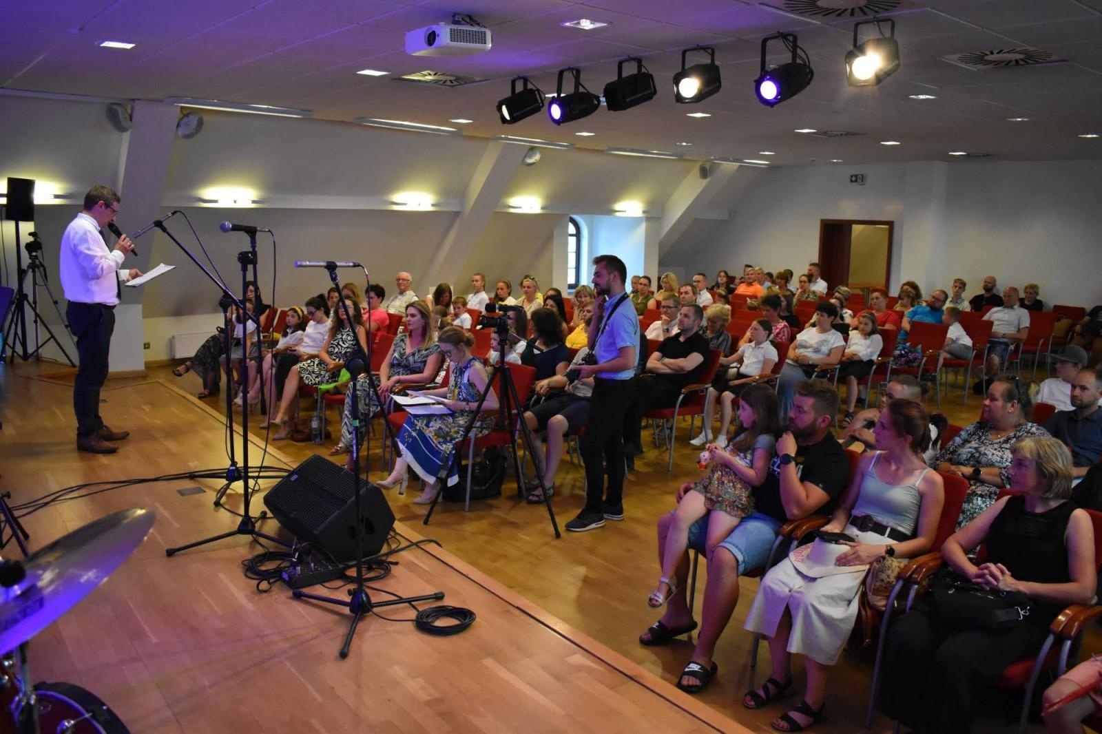 Zdjęcie w galerii na portalu naszraciborz.pl: Raciborskie Ognisko Muzyczne zakończyło rok szkolny wiadomości z regionu