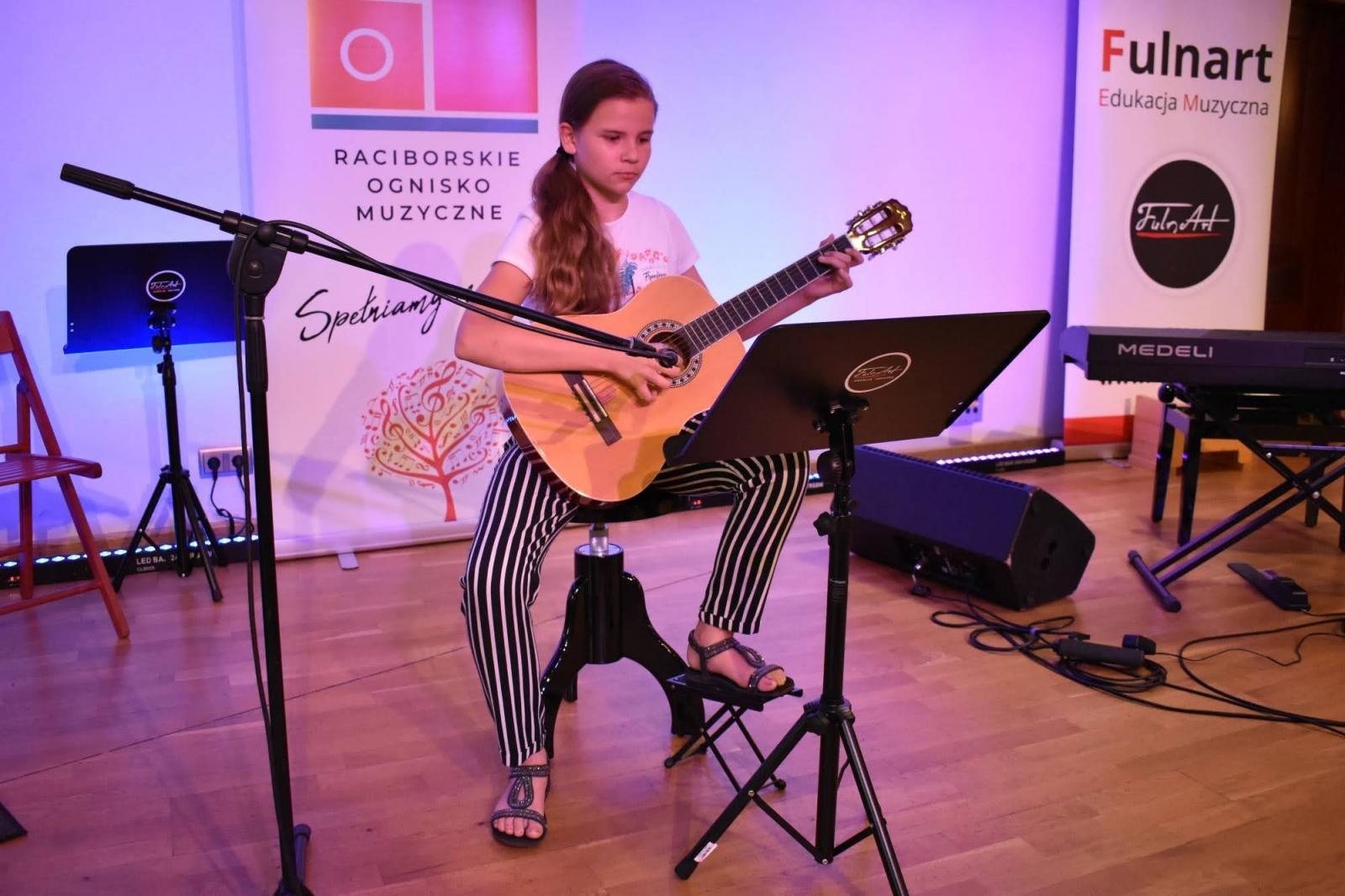 Zdjęcie w galerii na portalu naszraciborz.pl: Raciborskie Ognisko Muzyczne zakończyło rok szkolny wiadomości z regionu