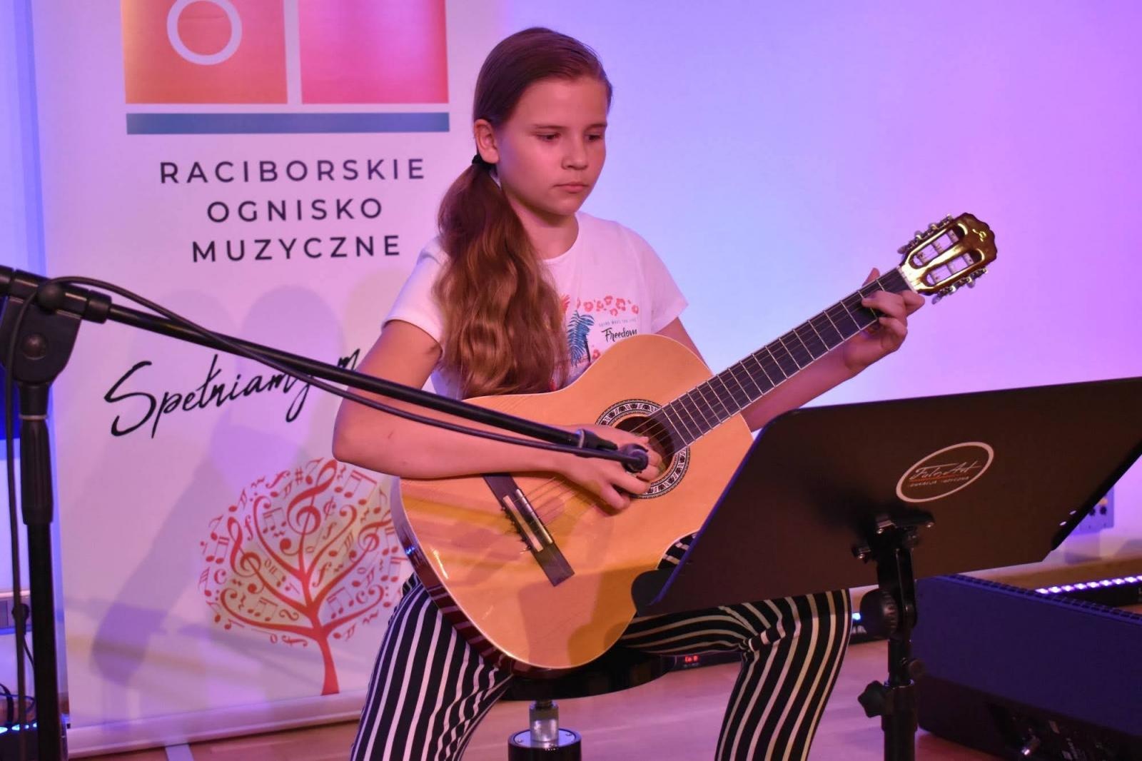 Zdjęcie w galerii na portalu naszraciborz.pl: Raciborskie Ognisko Muzyczne zakończyło rok szkolny wiadomości z regionu