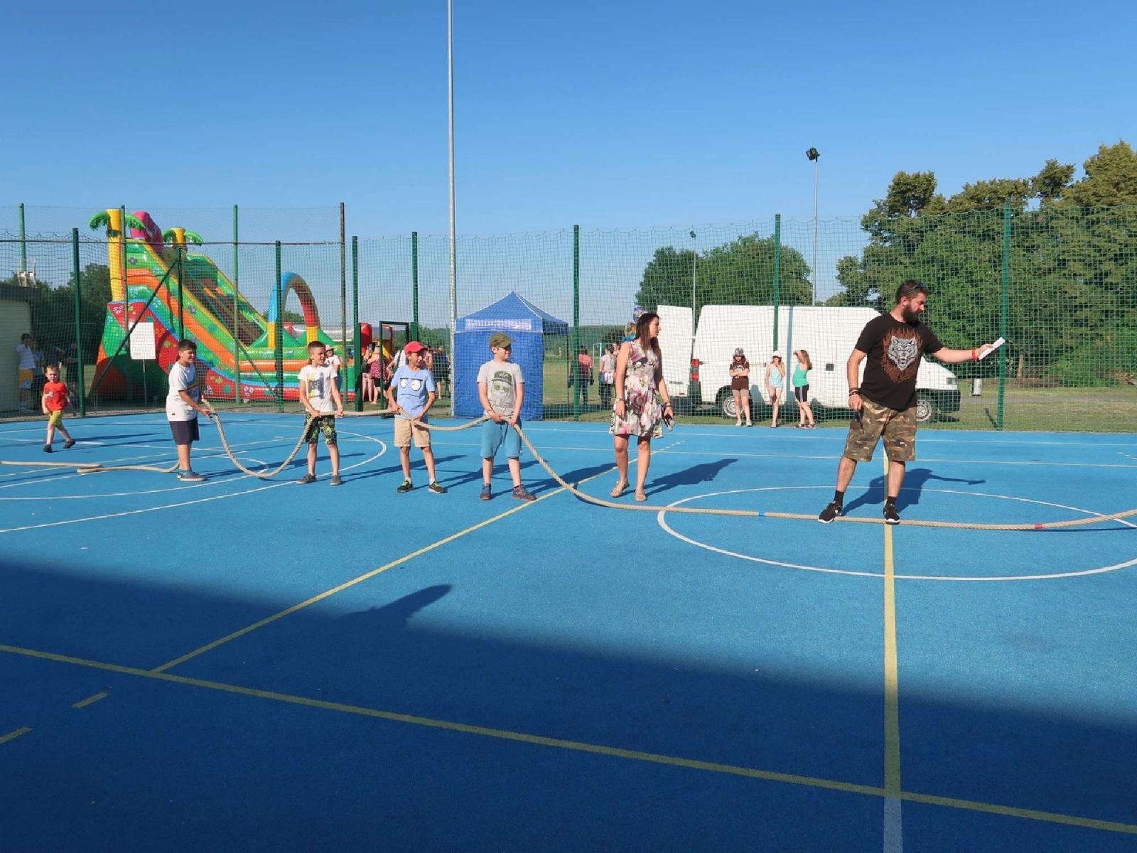 Zdjęcie w galerii na portalu naszraciborz.pl: Dzień Ojca i pożegnanie absolwentów na Płoni wiadomości z regionu