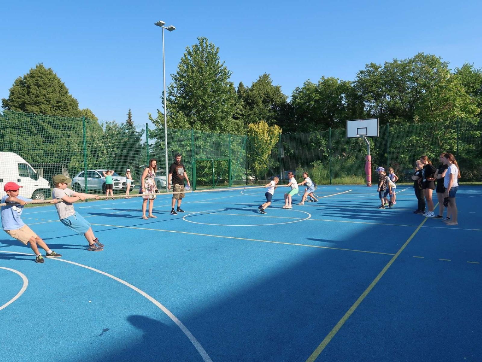 Zdjęcie w galerii na portalu naszraciborz.pl: Dzień Ojca i pożegnanie absolwentów na Płoni wiadomości z regionu