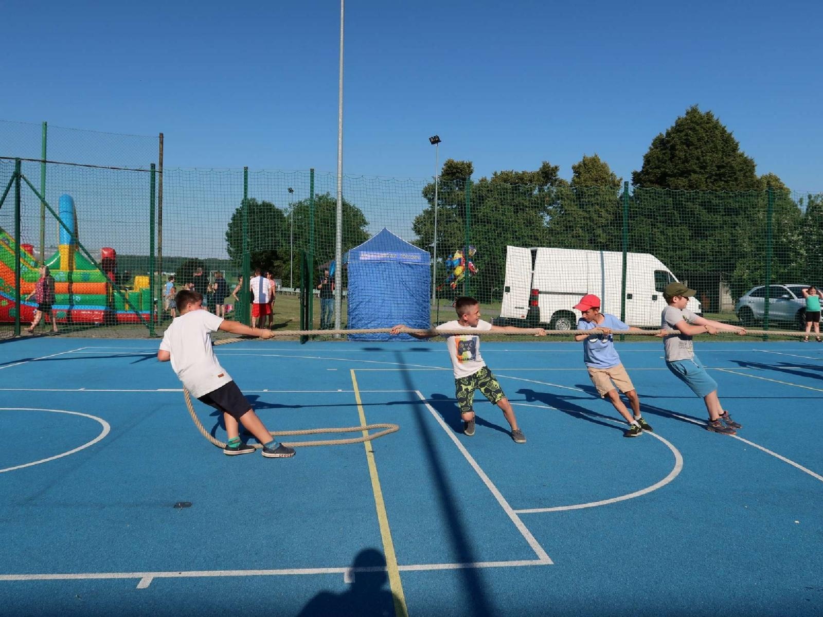 Zdjęcie w galerii na portalu naszraciborz.pl: Dzień Ojca i pożegnanie absolwentów na Płoni wiadomości z regionu