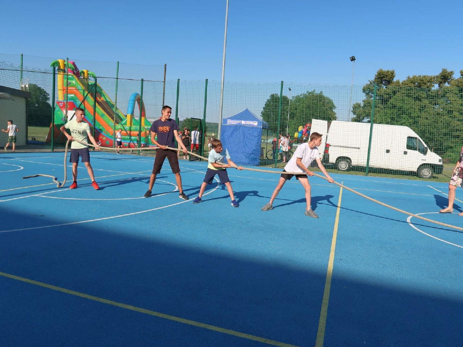 Zdjęcie w galerii na portalu naszraciborz.pl: Dzień Ojca i pożegnanie absolwentów na Płoni wiadomości z regionu