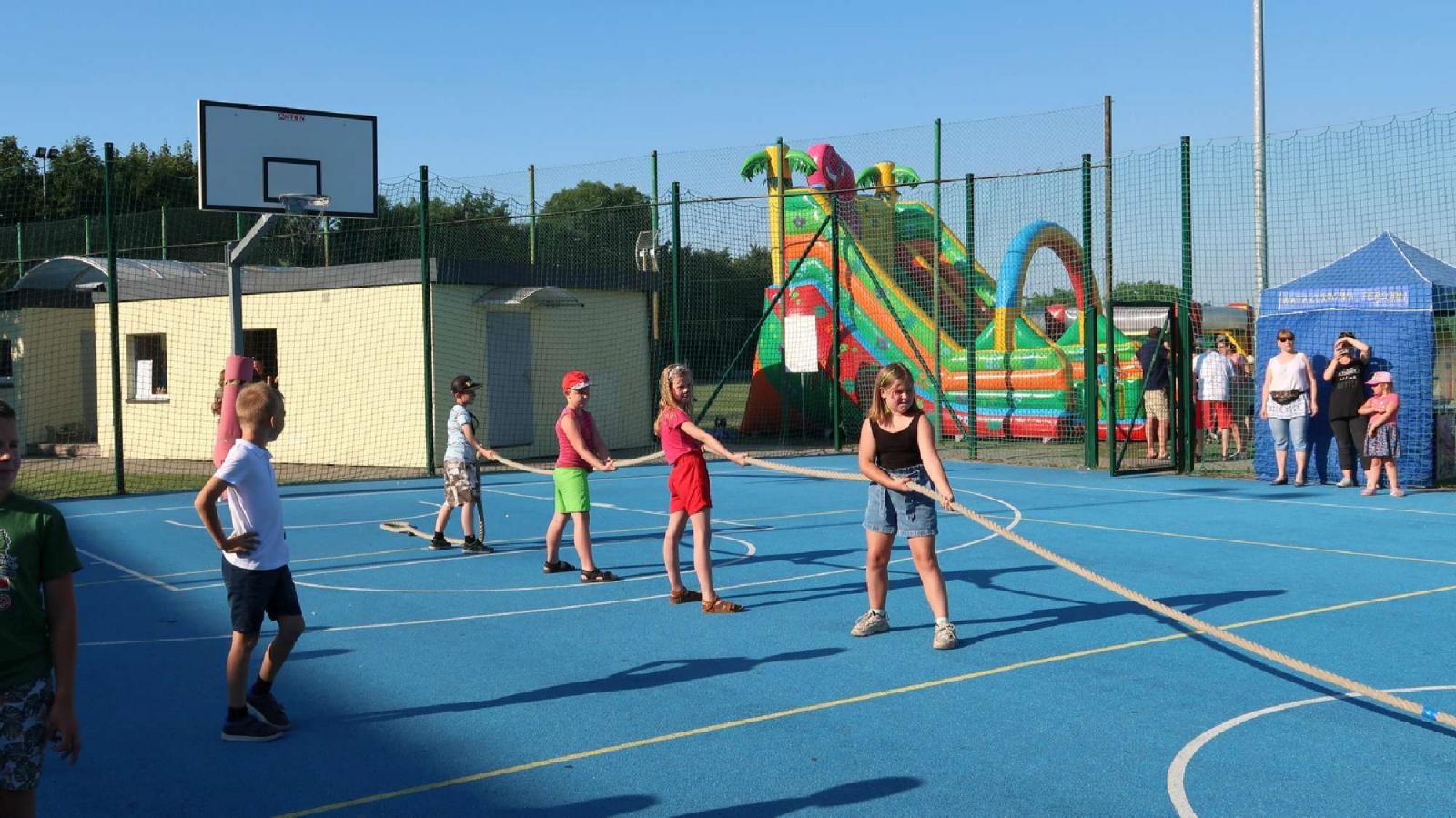 Zdjęcie w galerii na portalu naszraciborz.pl: Dzień Ojca i pożegnanie absolwentów na Płoni wiadomości z regionu