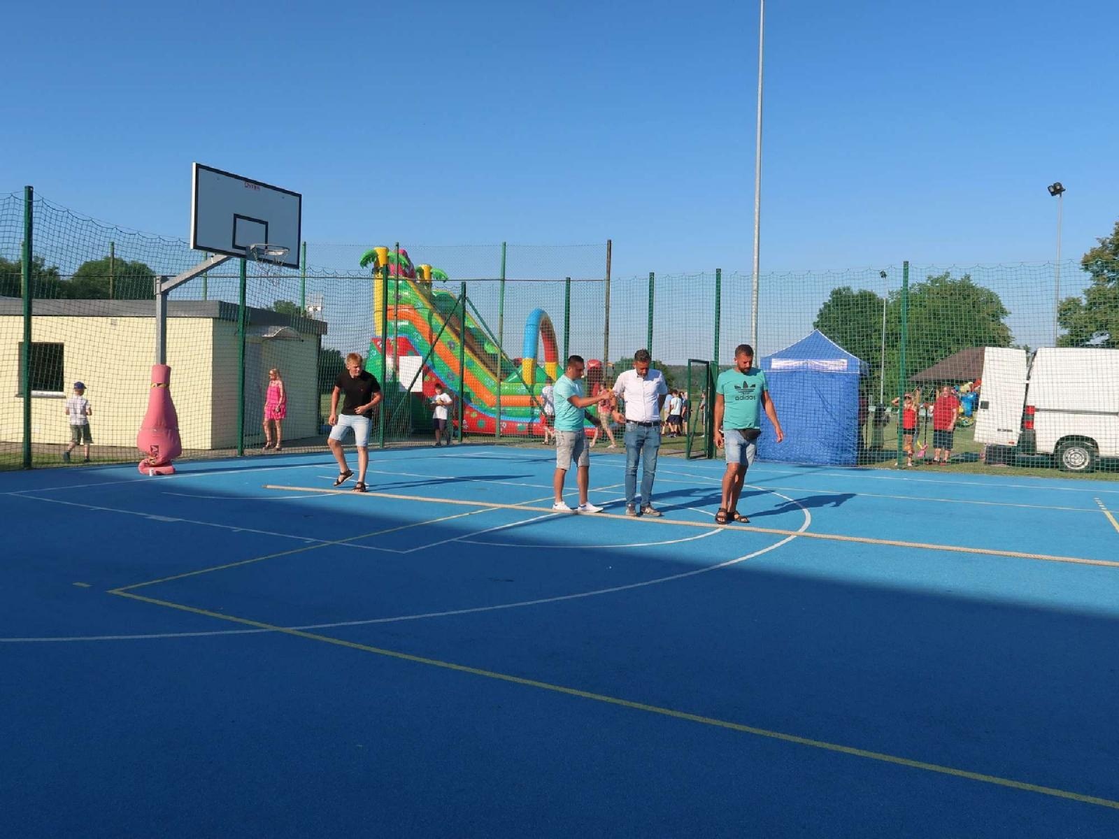 Zdjęcie w galerii na portalu naszraciborz.pl: Dzień Ojca i pożegnanie absolwentów na Płoni wiadomości z regionu