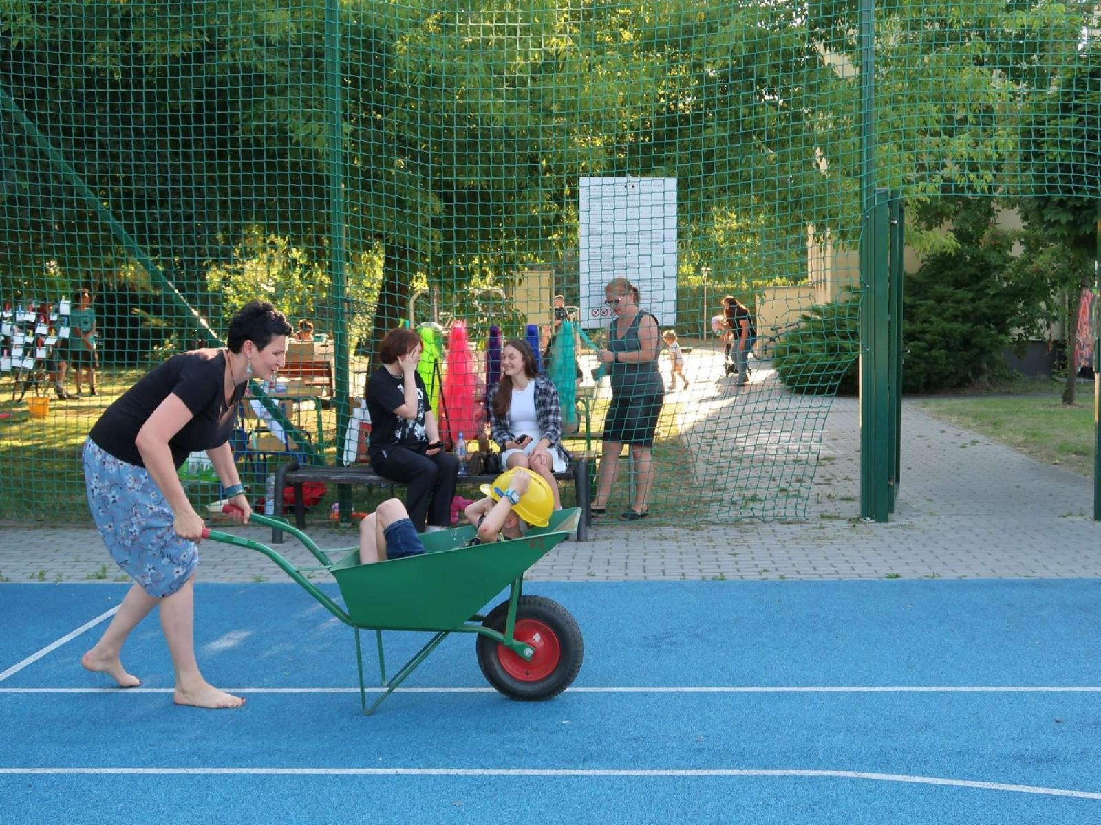 Zdjęcie w galerii na portalu naszraciborz.pl: Dzień Ojca i pożegnanie absolwentów na Płoni wiadomości z regionu