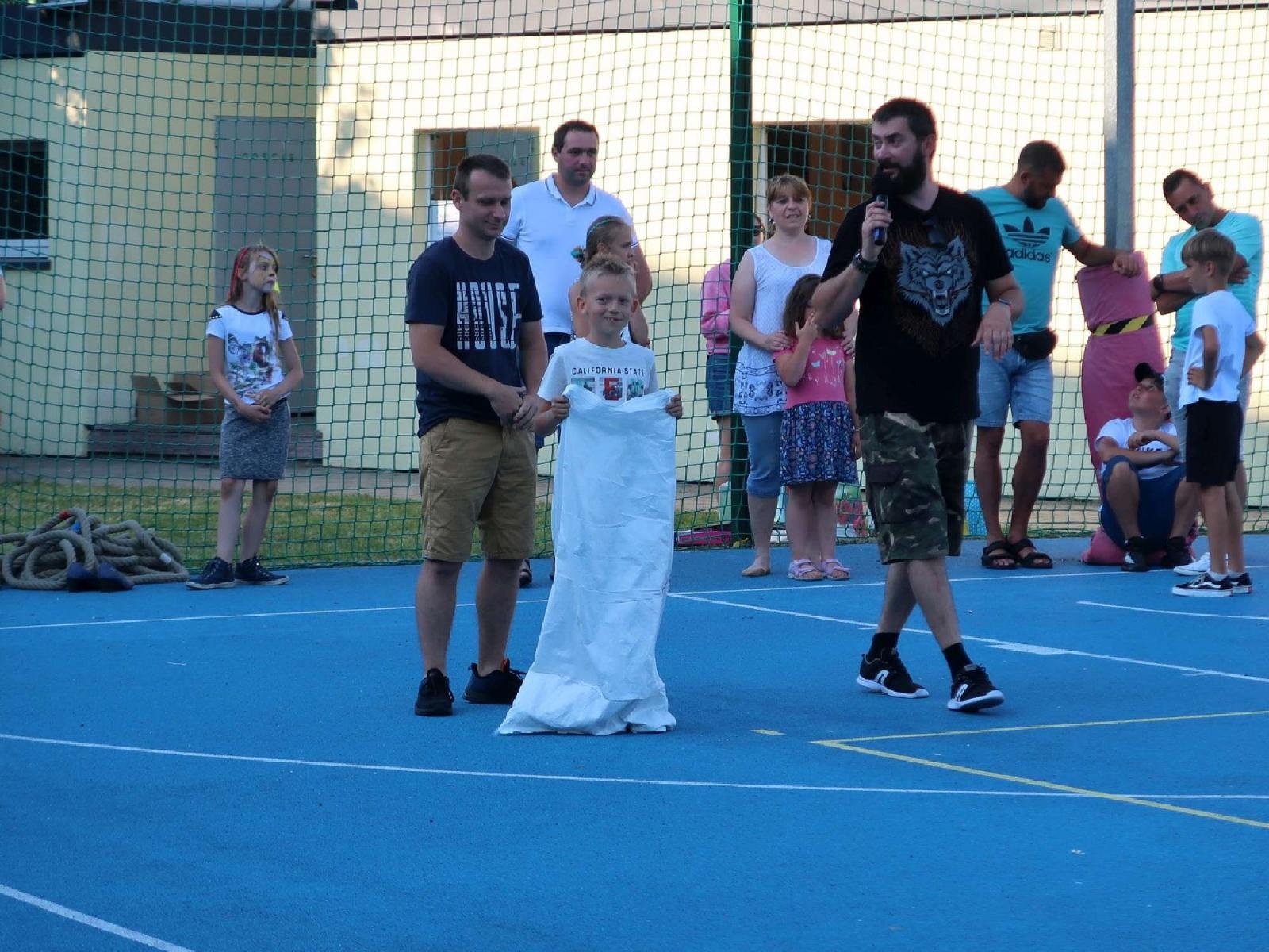 Zdjęcie w galerii na portalu naszraciborz.pl: Dzień Ojca i pożegnanie absolwentów na Płoni wiadomości z regionu